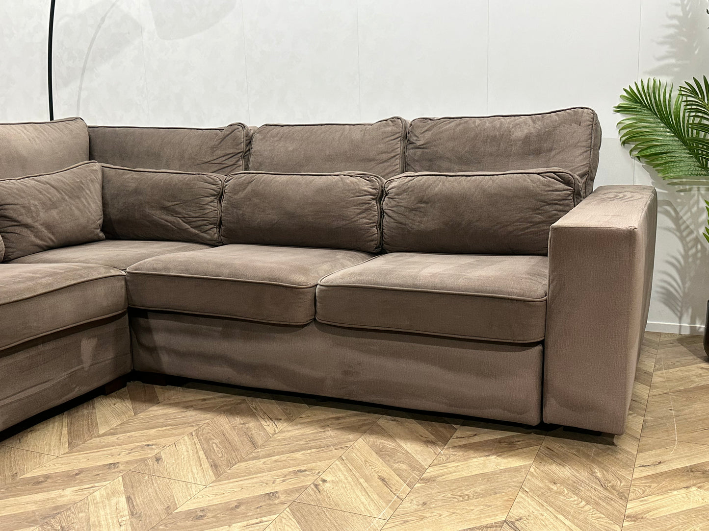 Bruine Velvet Hoekbank ~ Losse Kussens Met Afneembare Hoezen