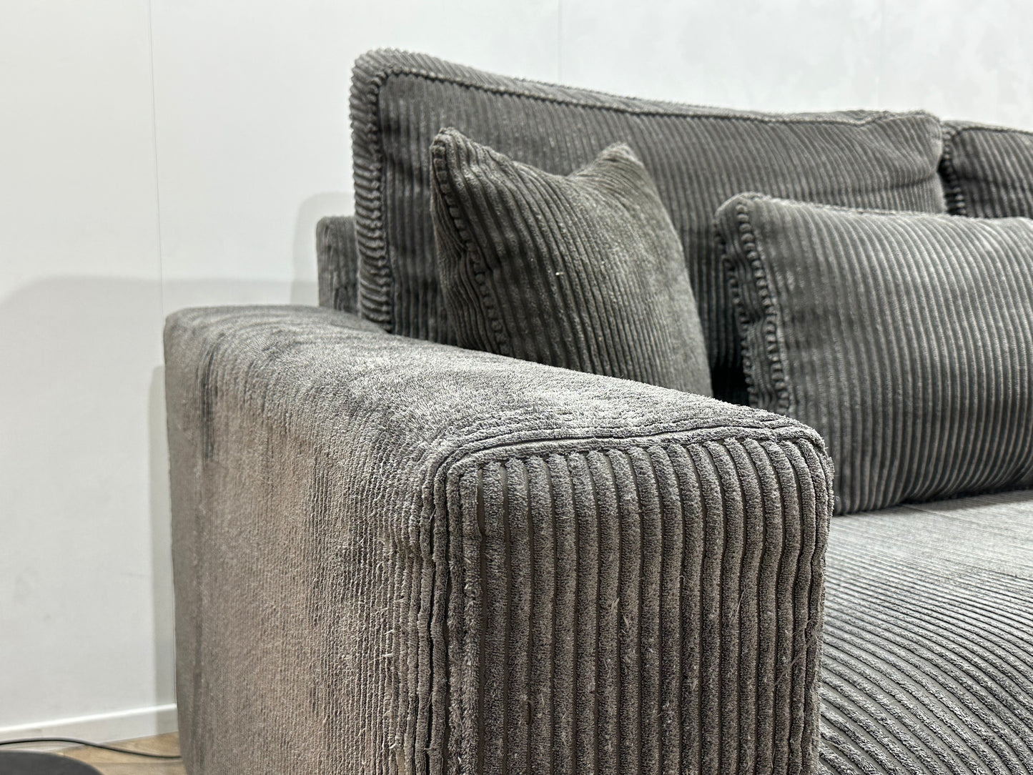 Antraciet Ribstof Hoekbank ~ Losse Kussens Met Afneembare Hoezen ~ Slaapfunctie