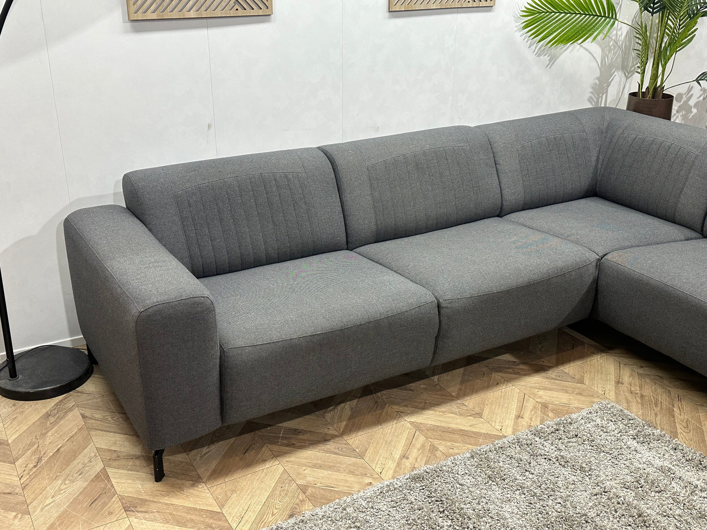 Grijze Hoekbank ~ Vaste Kussens
