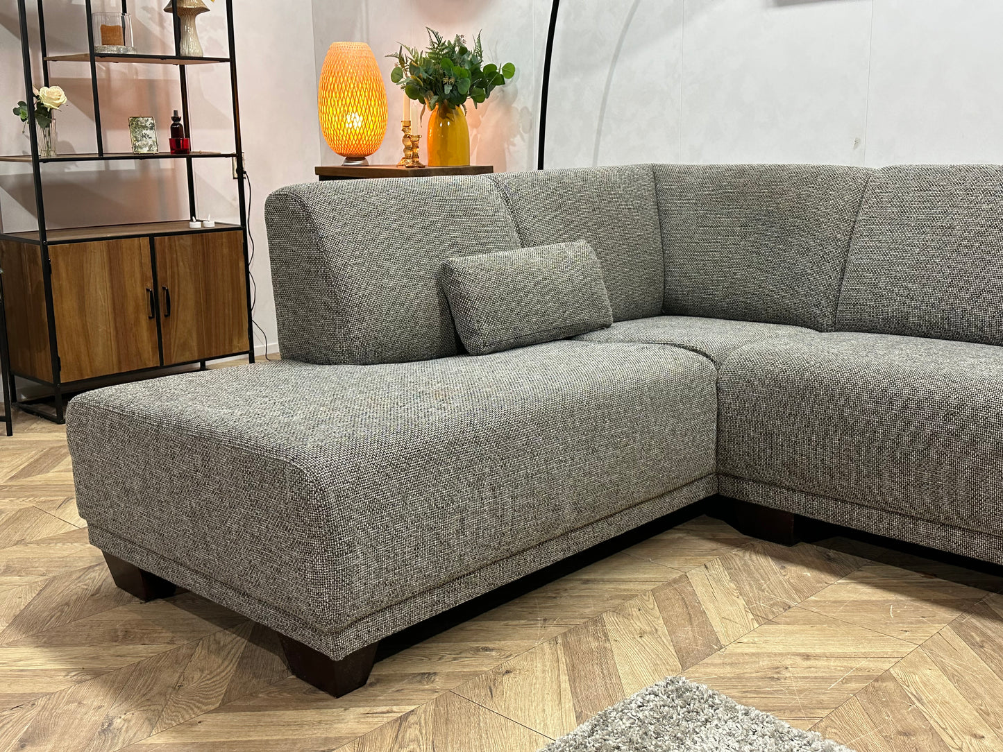 Grijze Hoekbank ~ Vaste Kussens