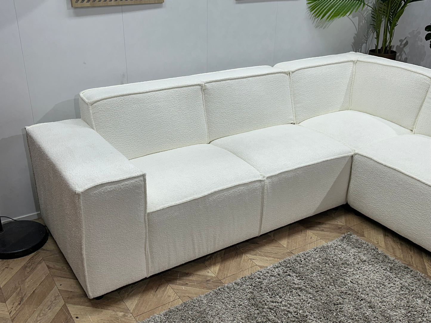 !Showroommodel! Witte Bouclé Stoffen Hoekbank