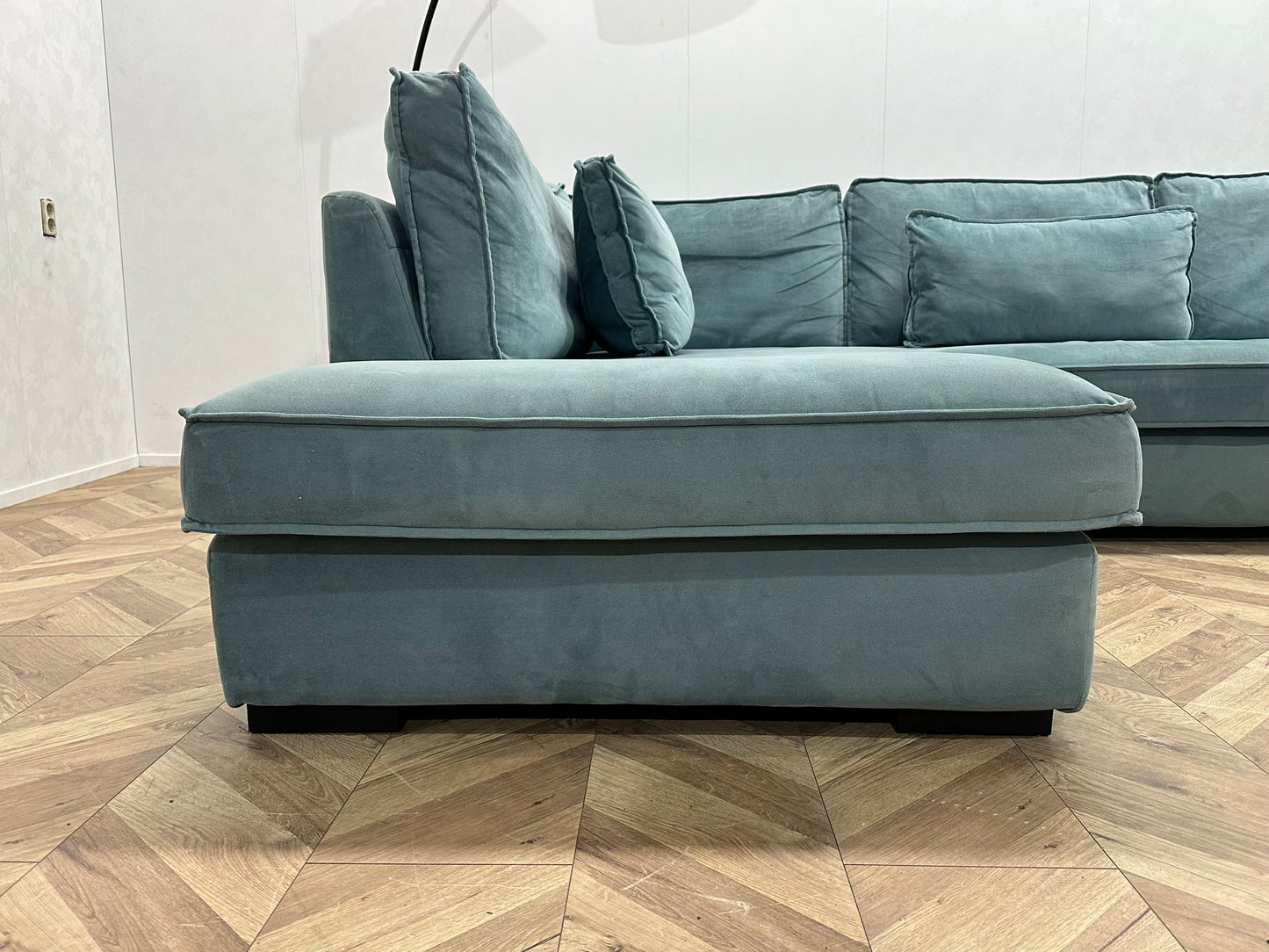 Licht Blauwe Velvet Hoekbank ~ Losse Kussens Met Afneembare Hoezen