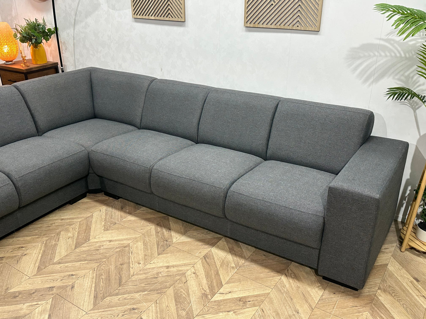 Grijze Ruime Hoekbank ~ Vaste Kussens