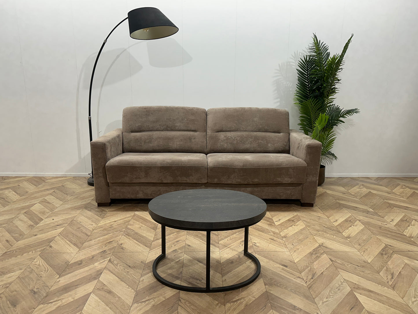 Licht Bruine Suède Stoffen 2.5-Zits Bank ~ Nieuwstaat