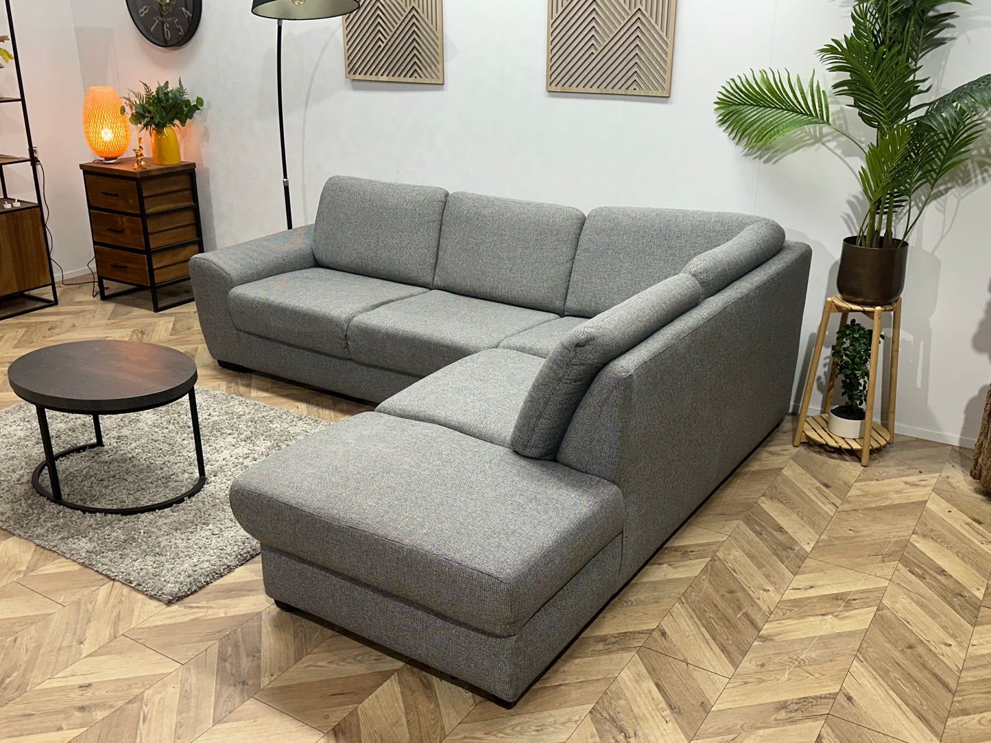 Licht Grijze Hoekbank ~ Vaste Kussens