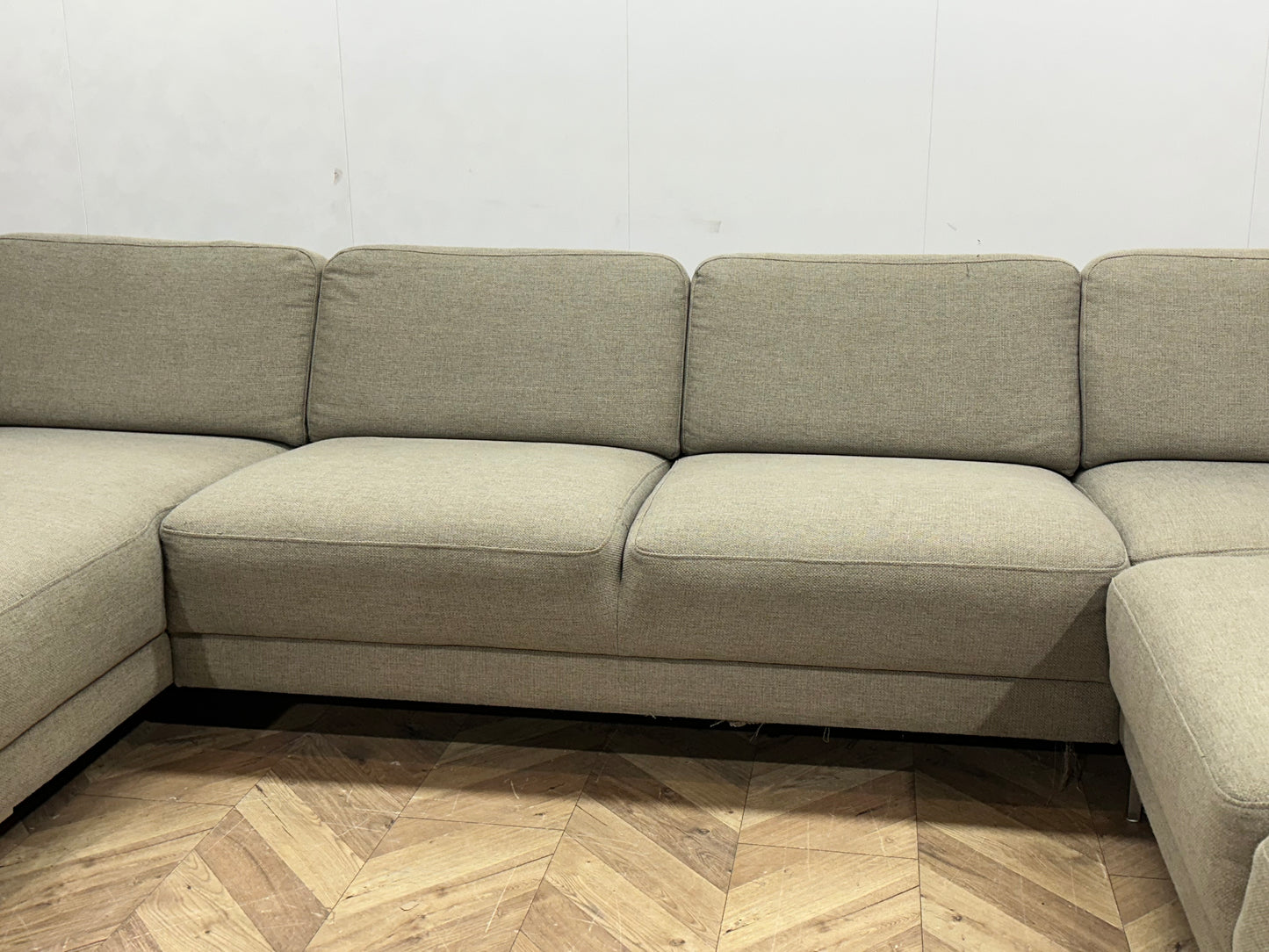 Beige U Bank ~ Losse Rugkussens Met Afneembare Hoezen