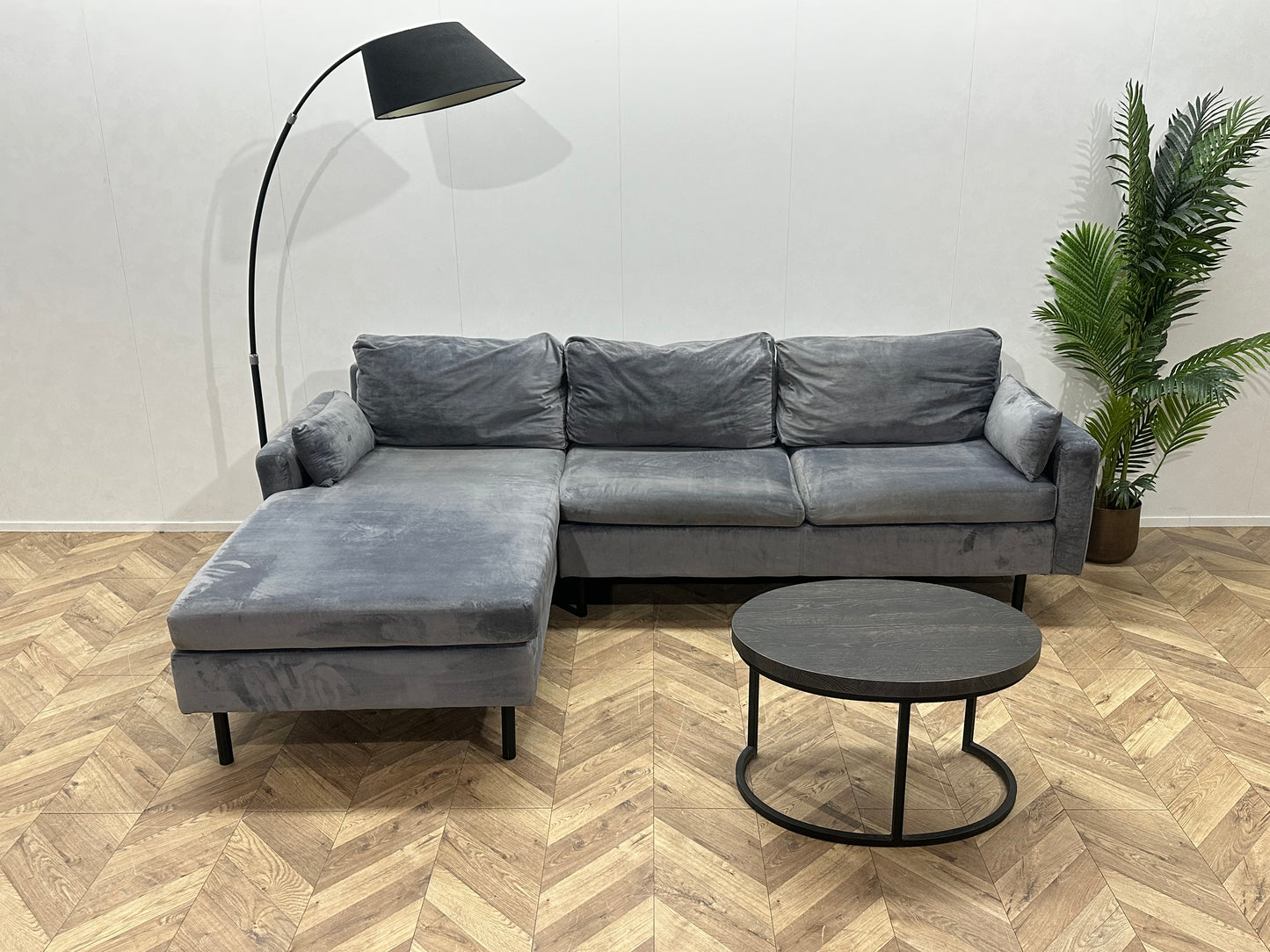 Grijze Velvet Hoekbank ~ Losse Kussens Met Afneembare Hoezen