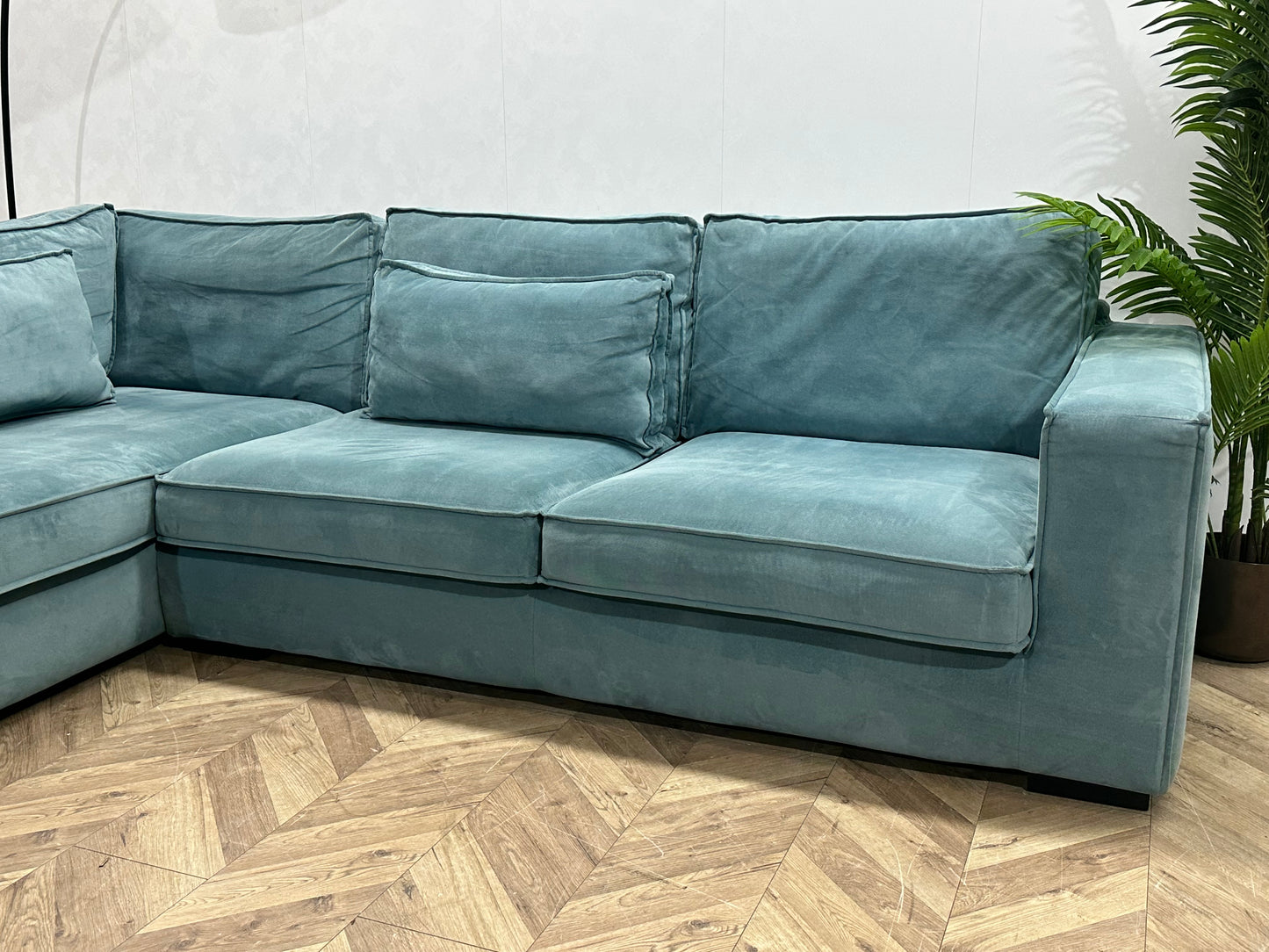 Licht Blauwe Velvet Hoekbank ~ Losse Kussens Met Afneembare Hoezen