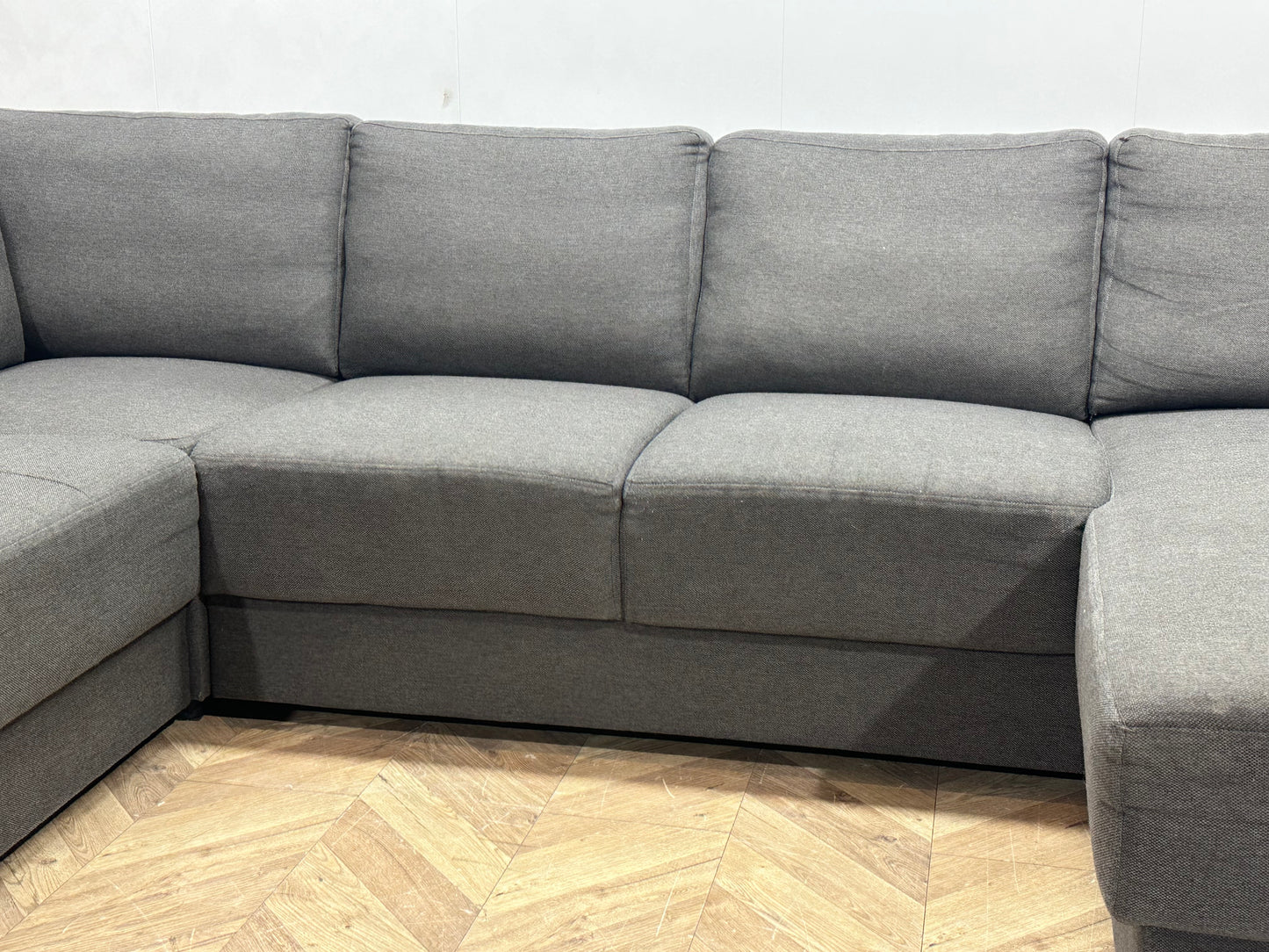 Grijze U Bank ~ Losse Rugkussens Met Afneembare Hoezen