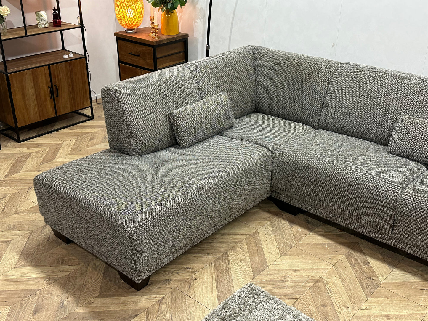 Grijze Hoekbank ~ Vaste Kussens
