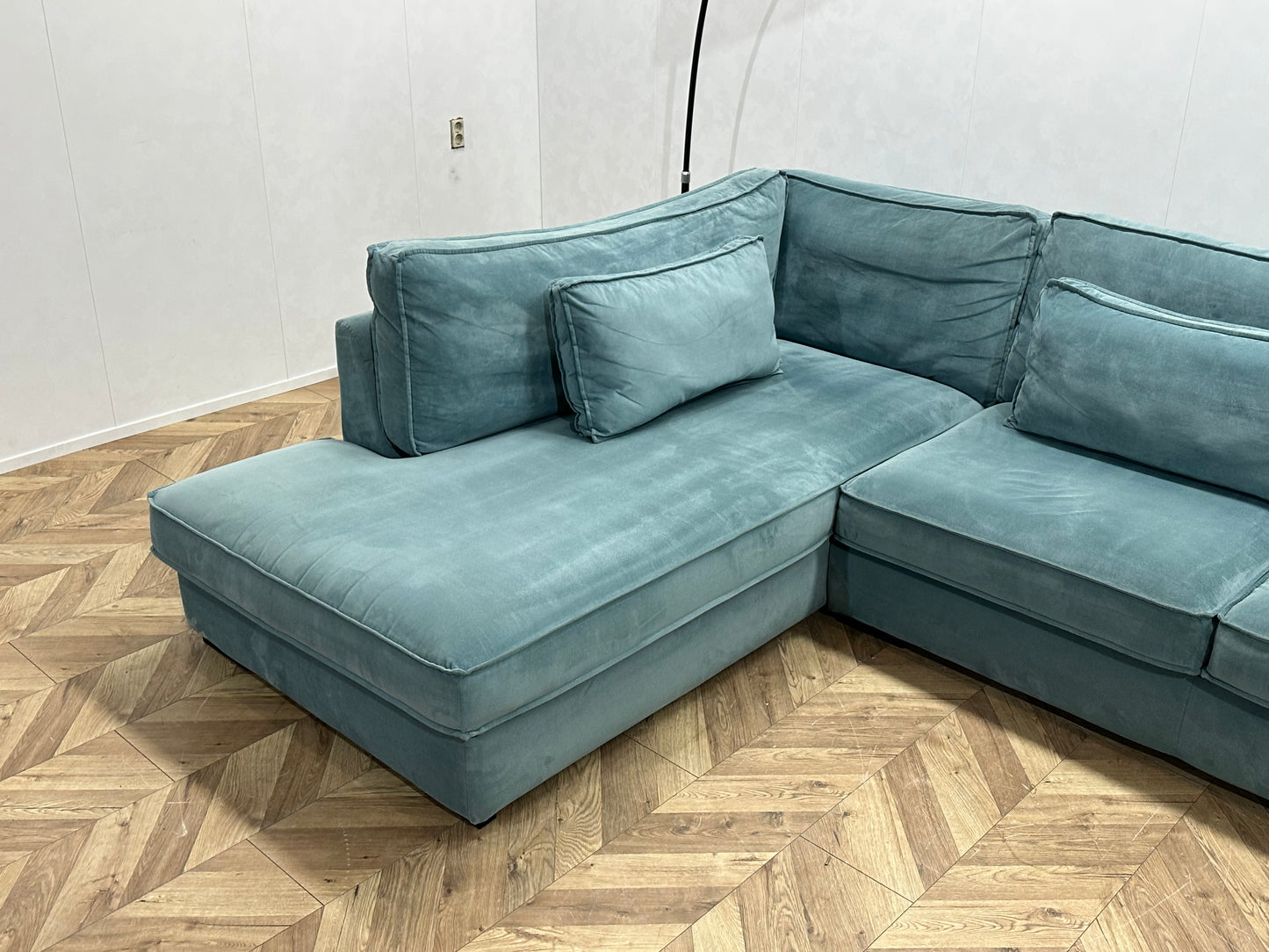 Licht Blauwe Velvet Hoekbank ~ Losse Kussens Met Afneembare Hoezen