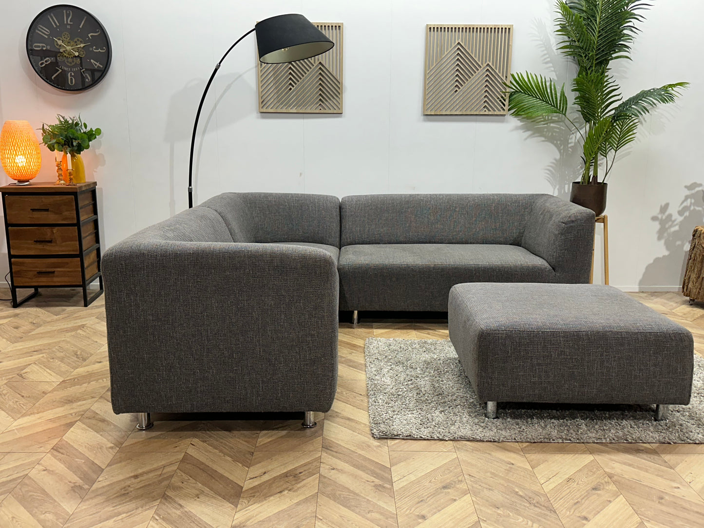 Grijze Hoekbank Inc Hocker ~ Vaste Kussens