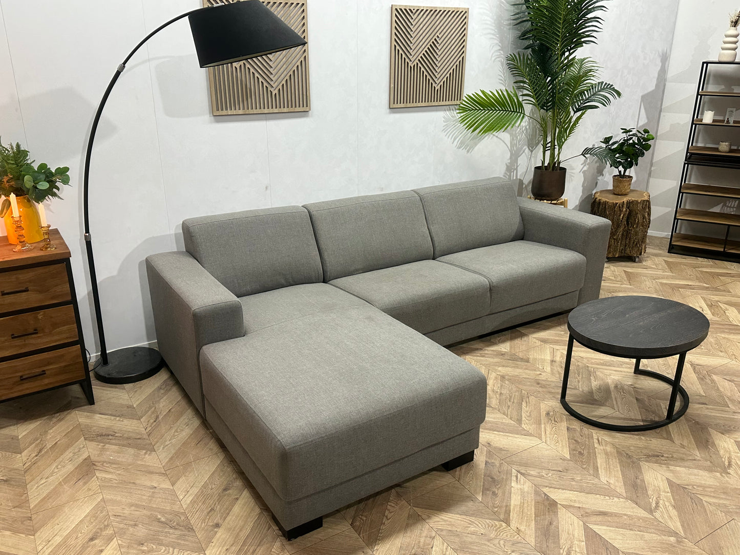 Licht Grijze Hoekbank ~ Vaste Kussens