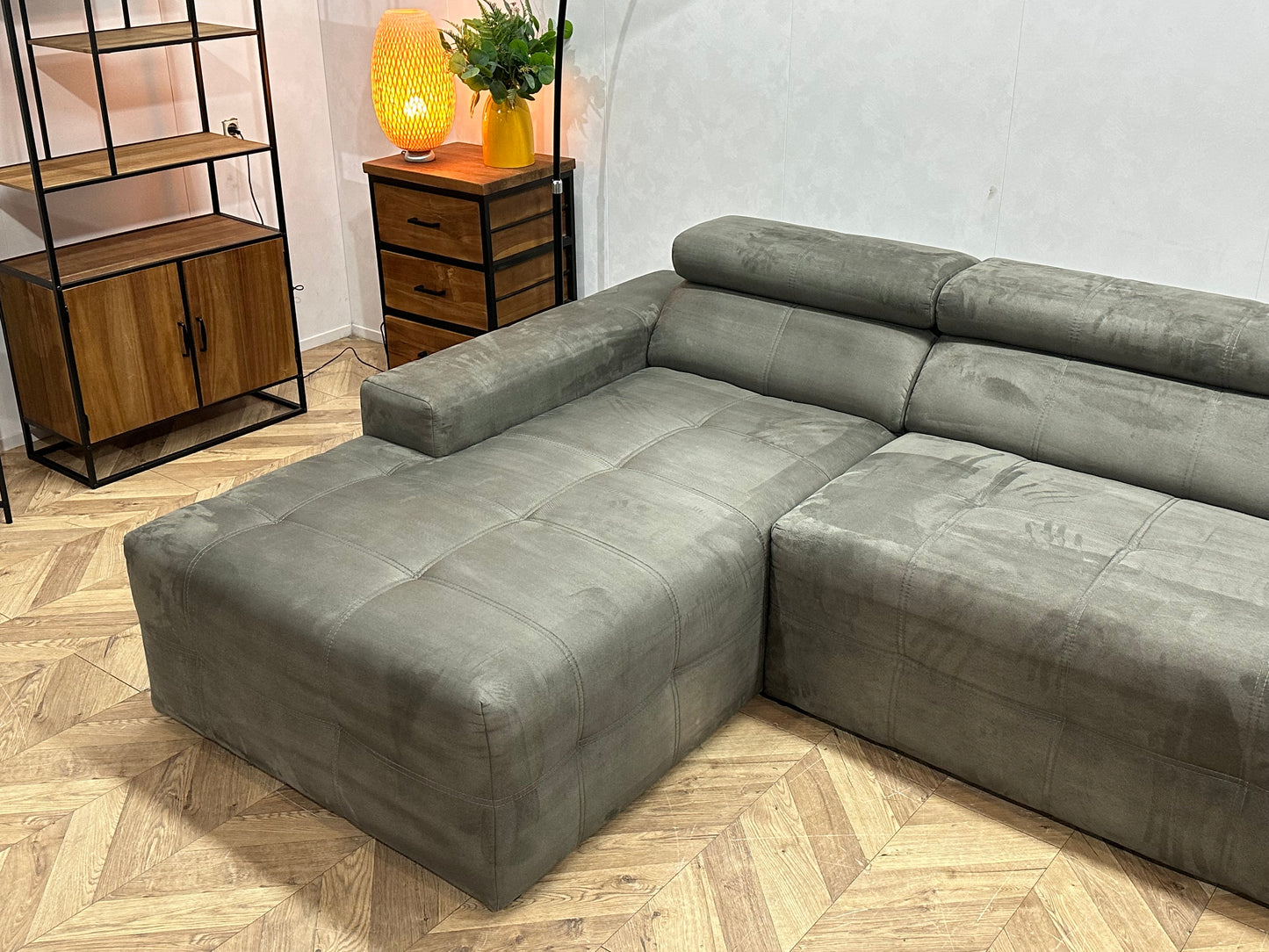 !Showroommodel! Grijze Suède Stoffen U Bank