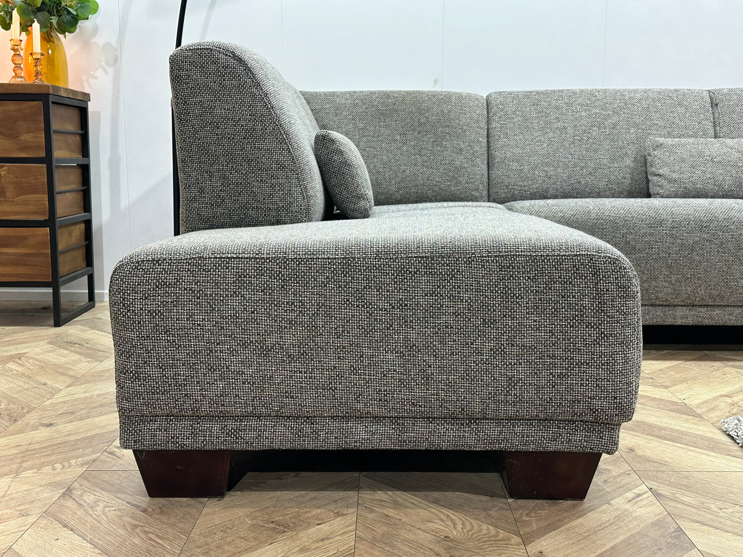 Grijze Hoekbank ~ Vaste Kussens