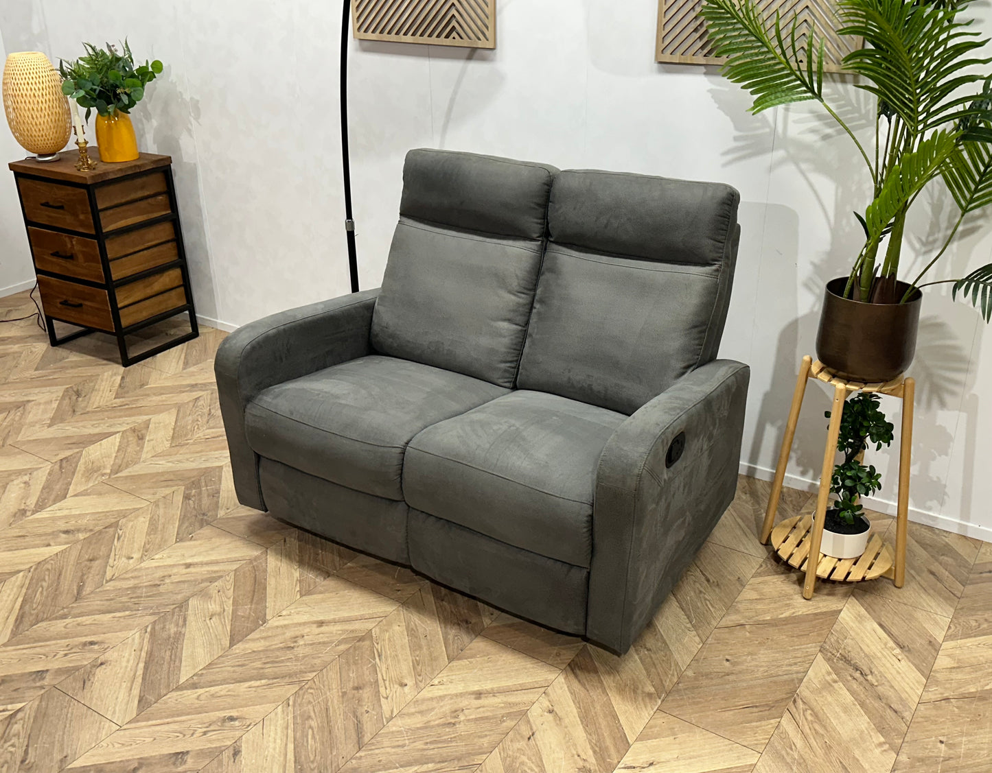 Grijze Suède Stoffen 2.5-Zits Bank ~ Verstelbare Zittingen