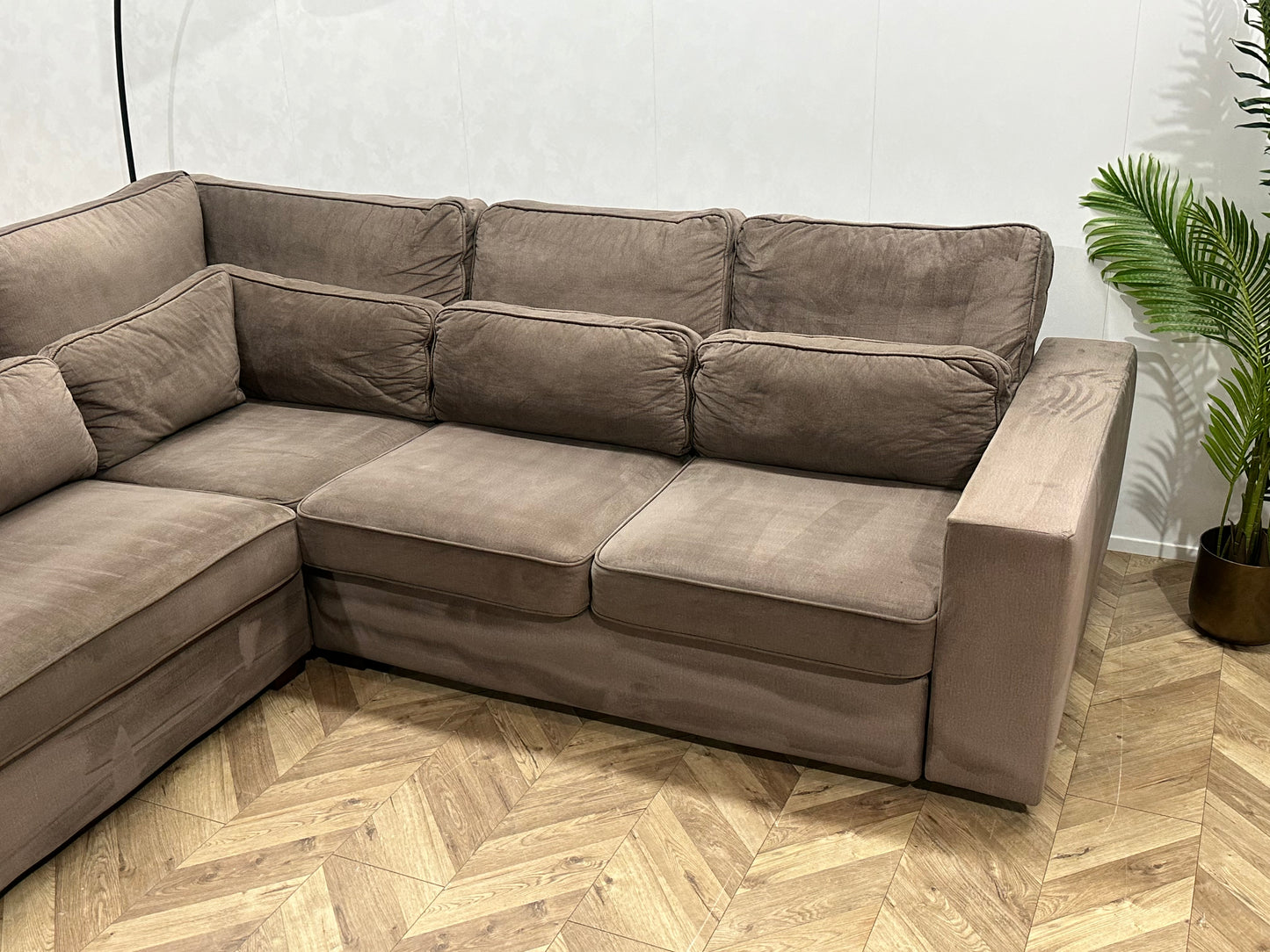 Bruine Velvet Hoekbank ~ Losse Kussens Met Afneembare Hoezen