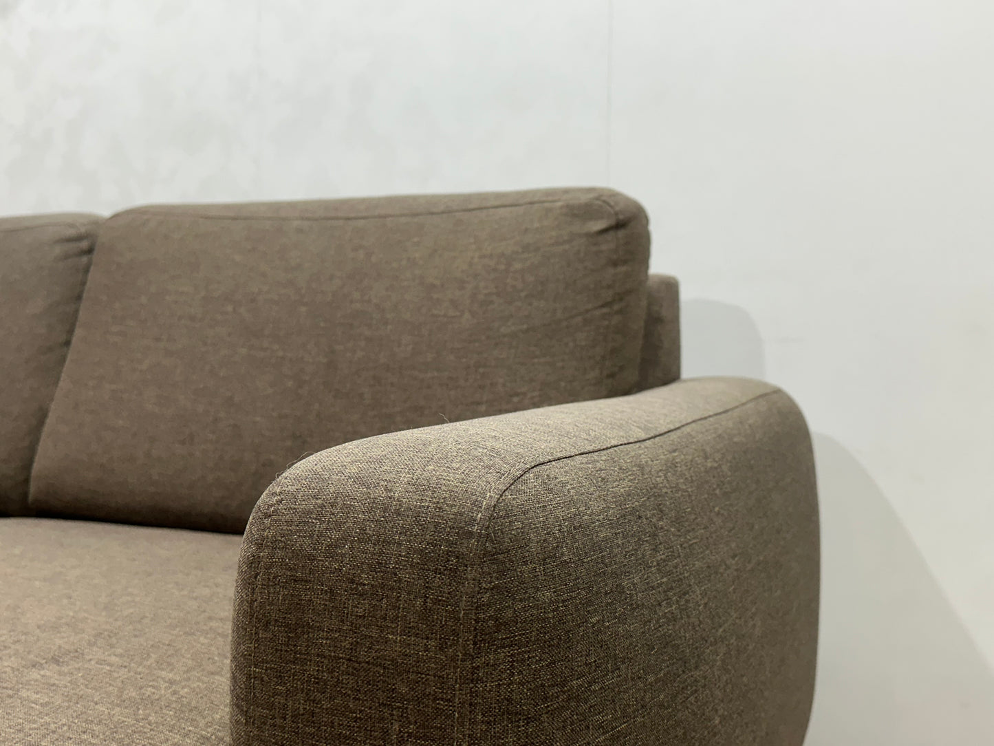 Licht Bruine 2.5-Zits Bank ~ Losse Rugkussens Met Afneembare Hoezen