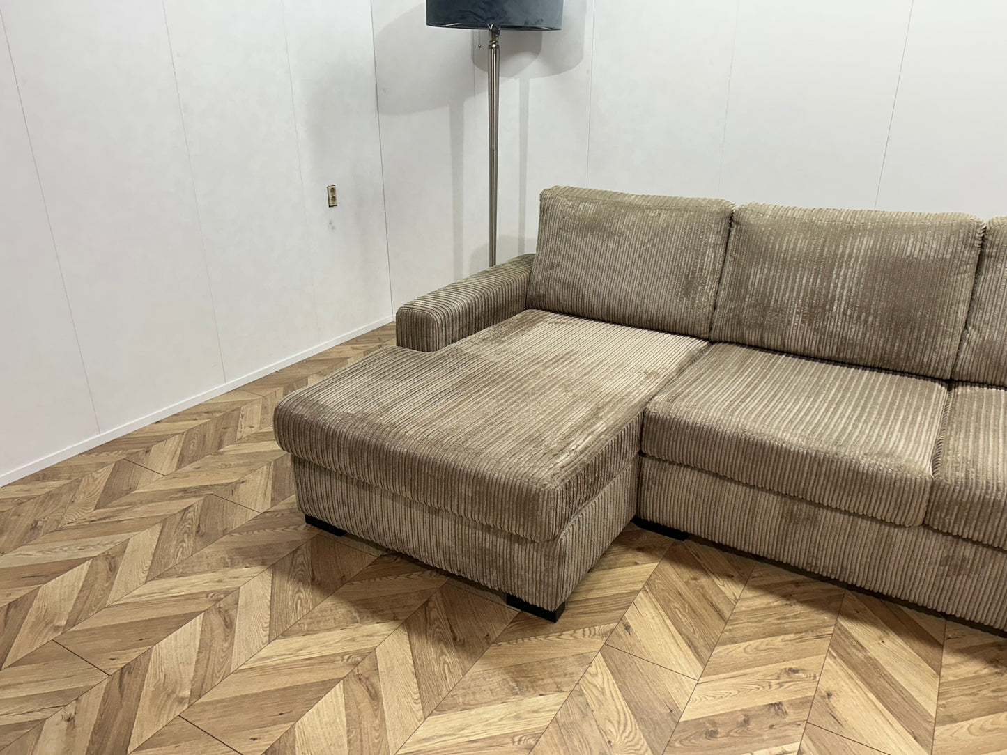 Beige Ribstof Hoekbank ~ Losse Kussens Met Afneembare Hoezen