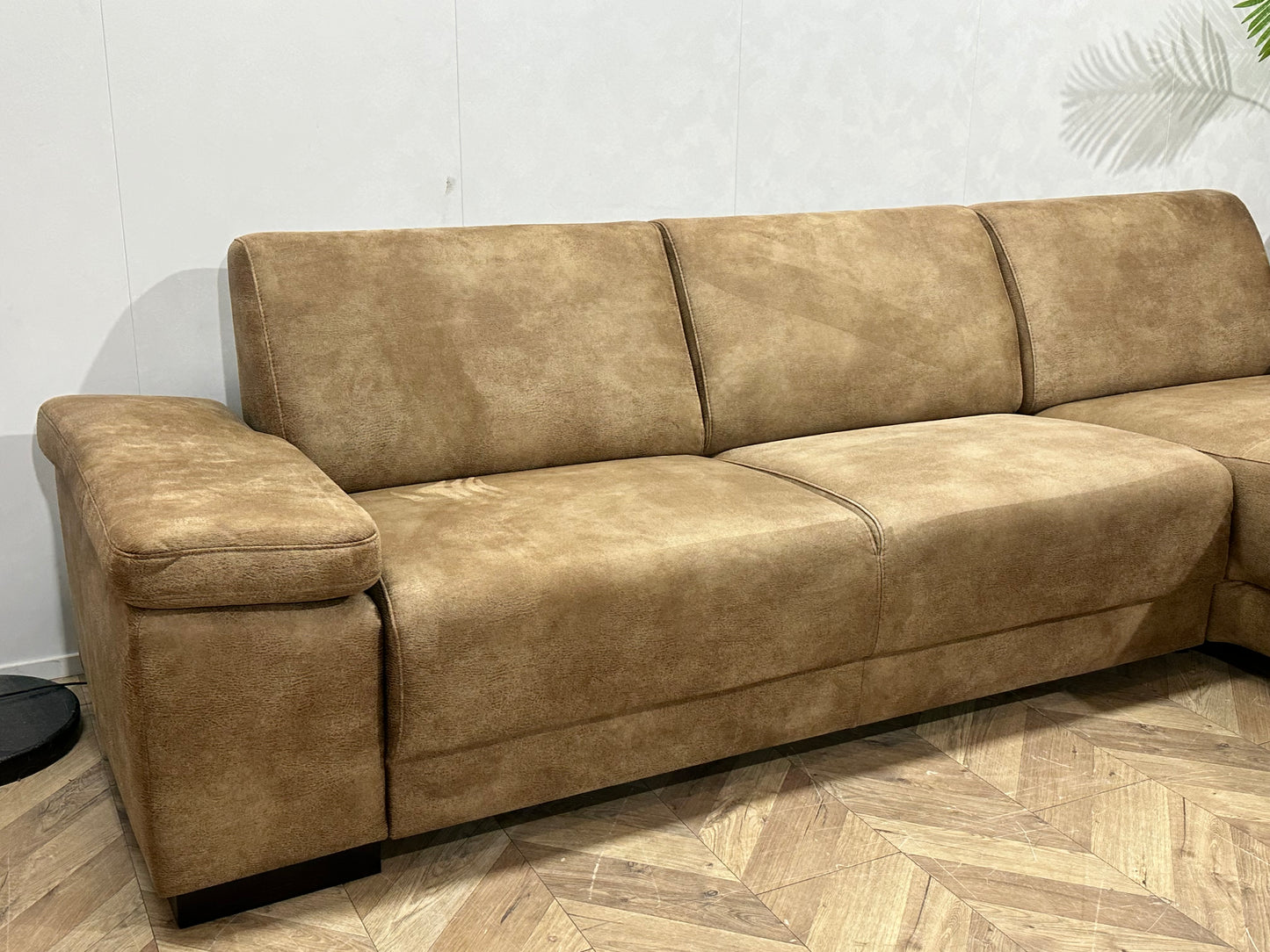 Bruine Suède Stoffen Hoekbank ~ Verstelbare Armsteunen