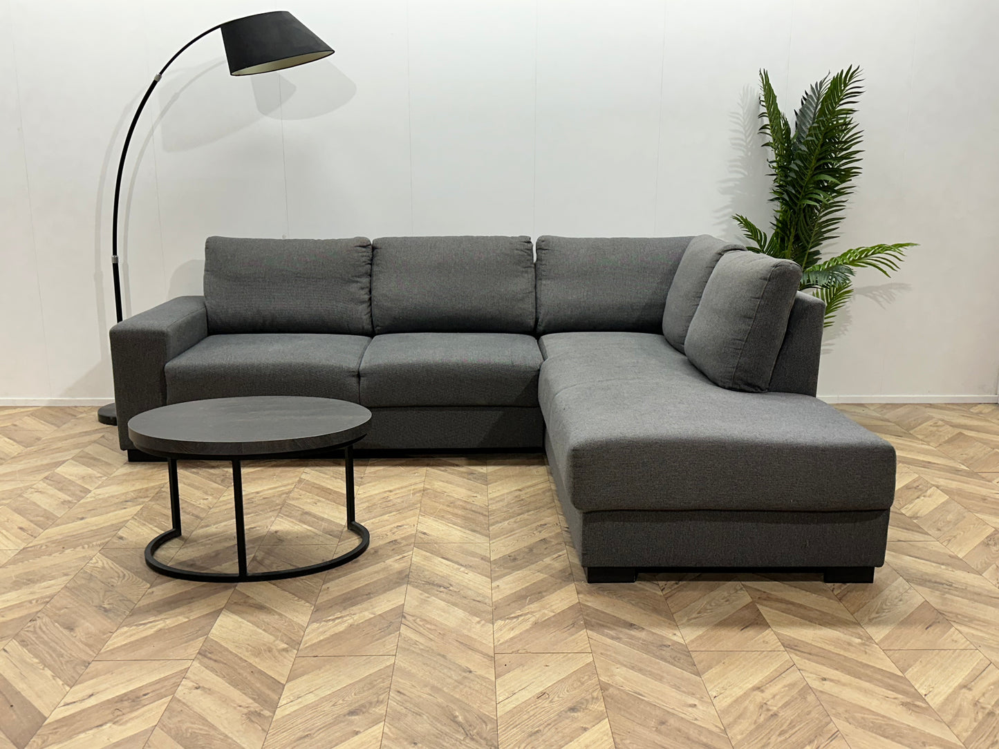 Grijze Hoekbank ~ Losse Rugkussens Met Afneembare Hoezen