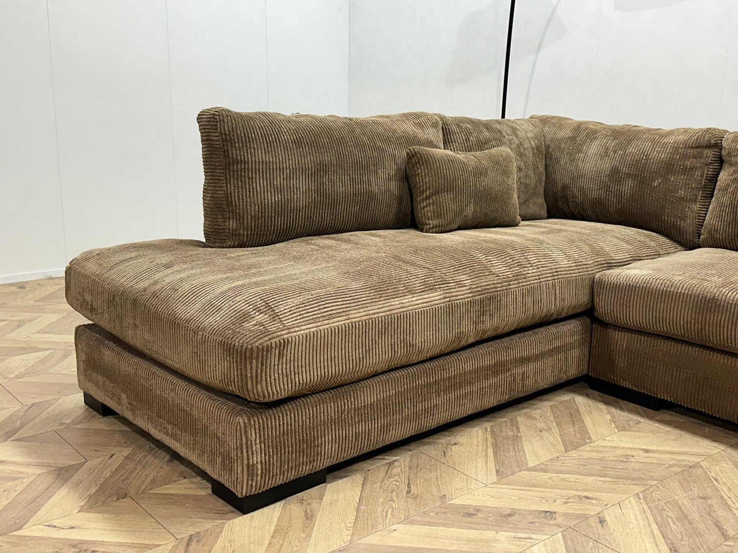 Taupe/Licht Bruine Ribstof Hoekbank ~ Losse Kussens Met Afneembare Hoezen