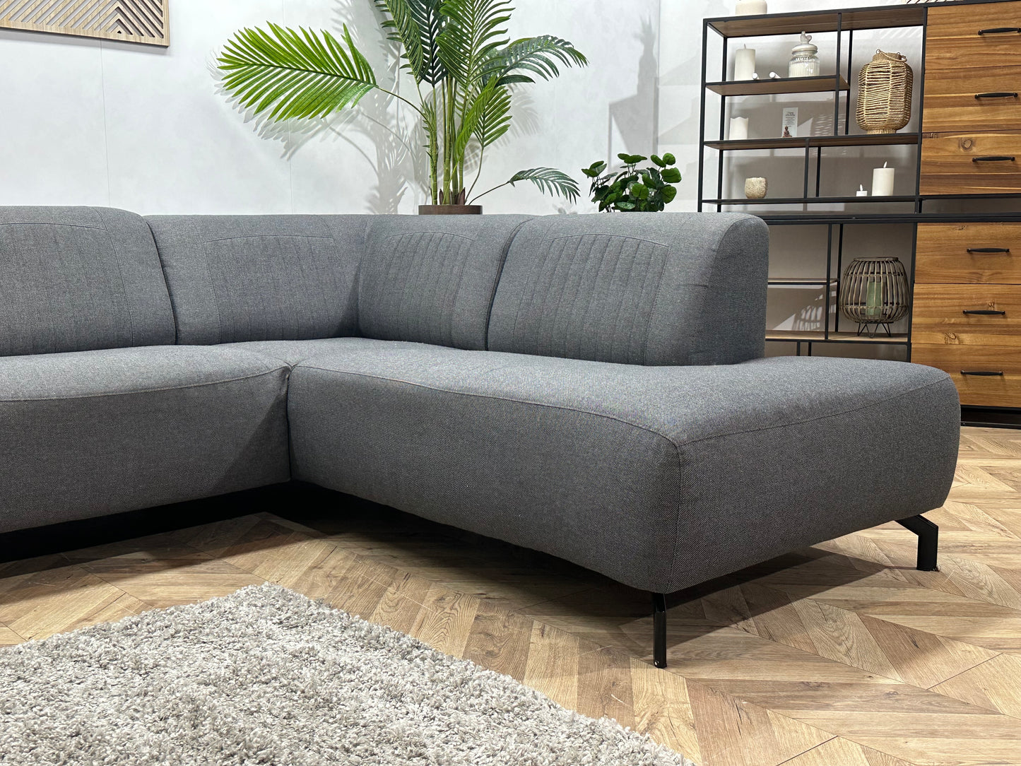 Grijze Hoekbank ~ Vaste Kussens