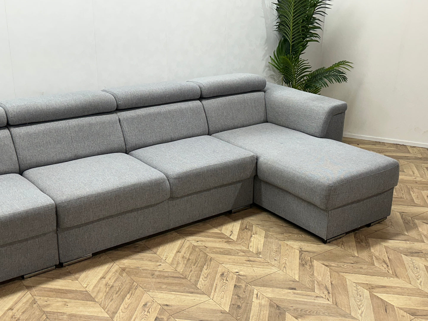 Licht Grijze Ruime Hoekbank ~ Verstelbare Hoofdsteunen