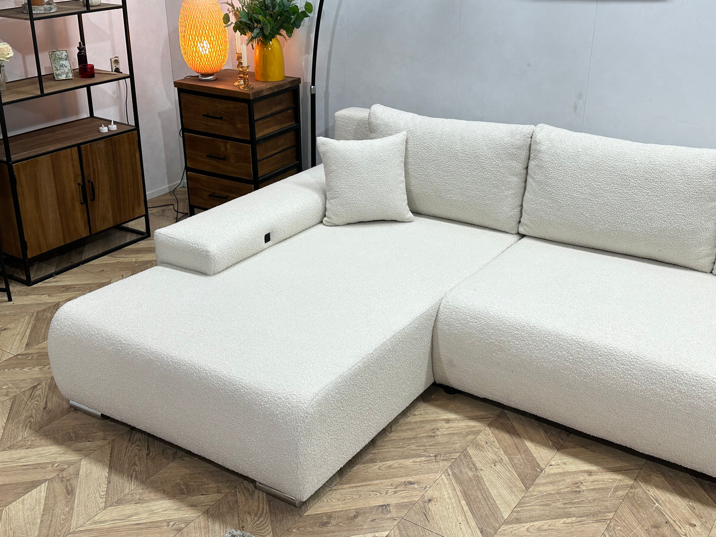 !Showroommodel! Witte Bouclé Stoffen U Bank ~ Oplaadfunctie