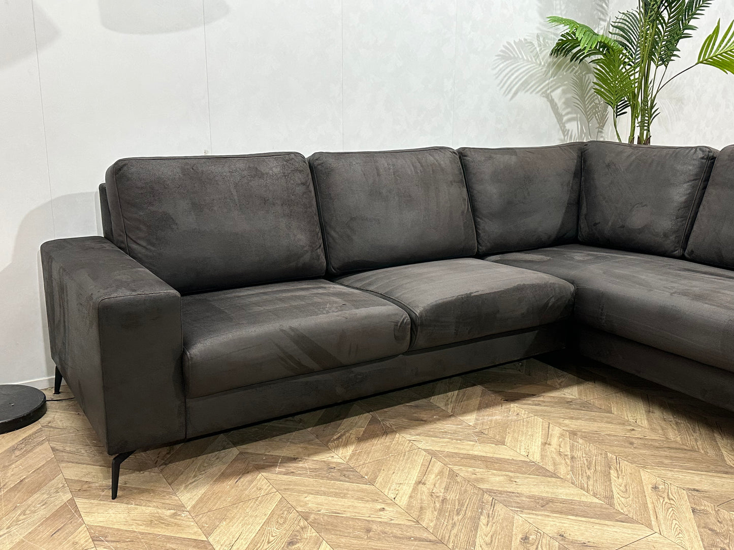 Antraciet Suède Stoffen Hoekbank ~ Losse Rugkussens Met Afneembare Hoezen