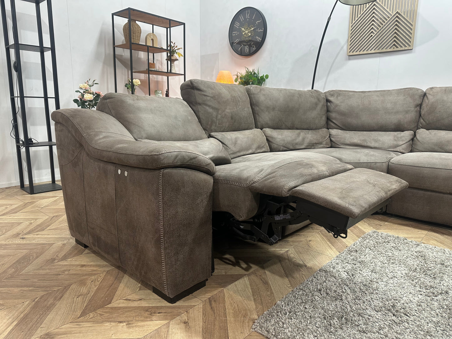 Bruine Suède Stoffen Hoekbank ~ Relaxfunctie