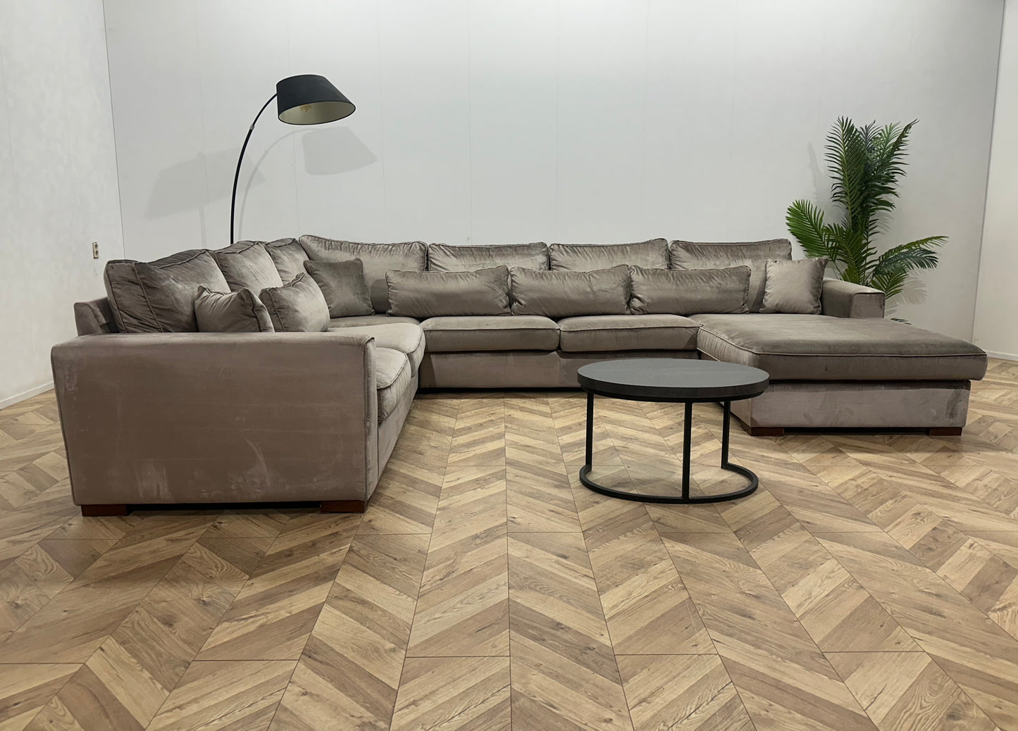 Grijze Ruime Velvet U Bank ~ Losse Kussens Met Afneembare Hoezen