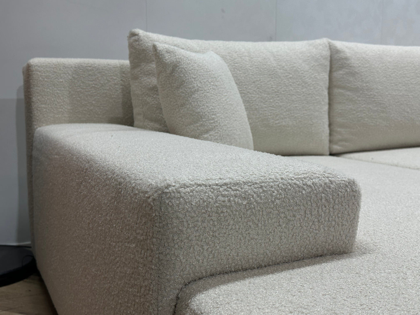 !Showroommodel! Witte Bouclé Stoffen U Bank ~ Oplaadfunctie