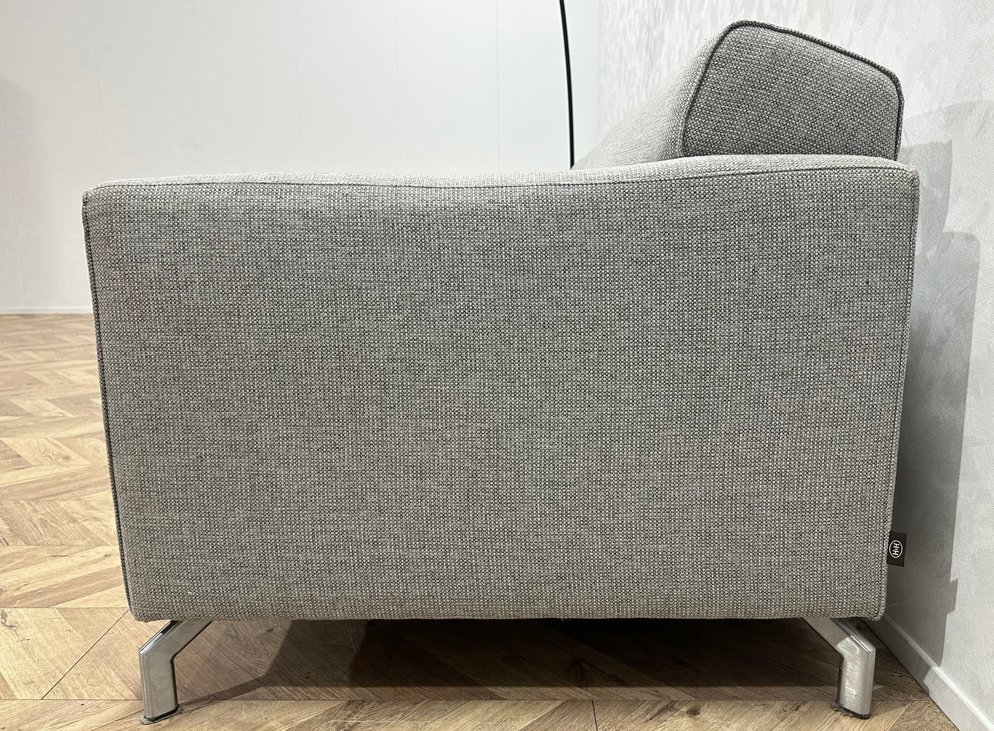 H&H Licht Grijze 2.5-Zits Bank Inc Hocker ~ Vaste Kussens