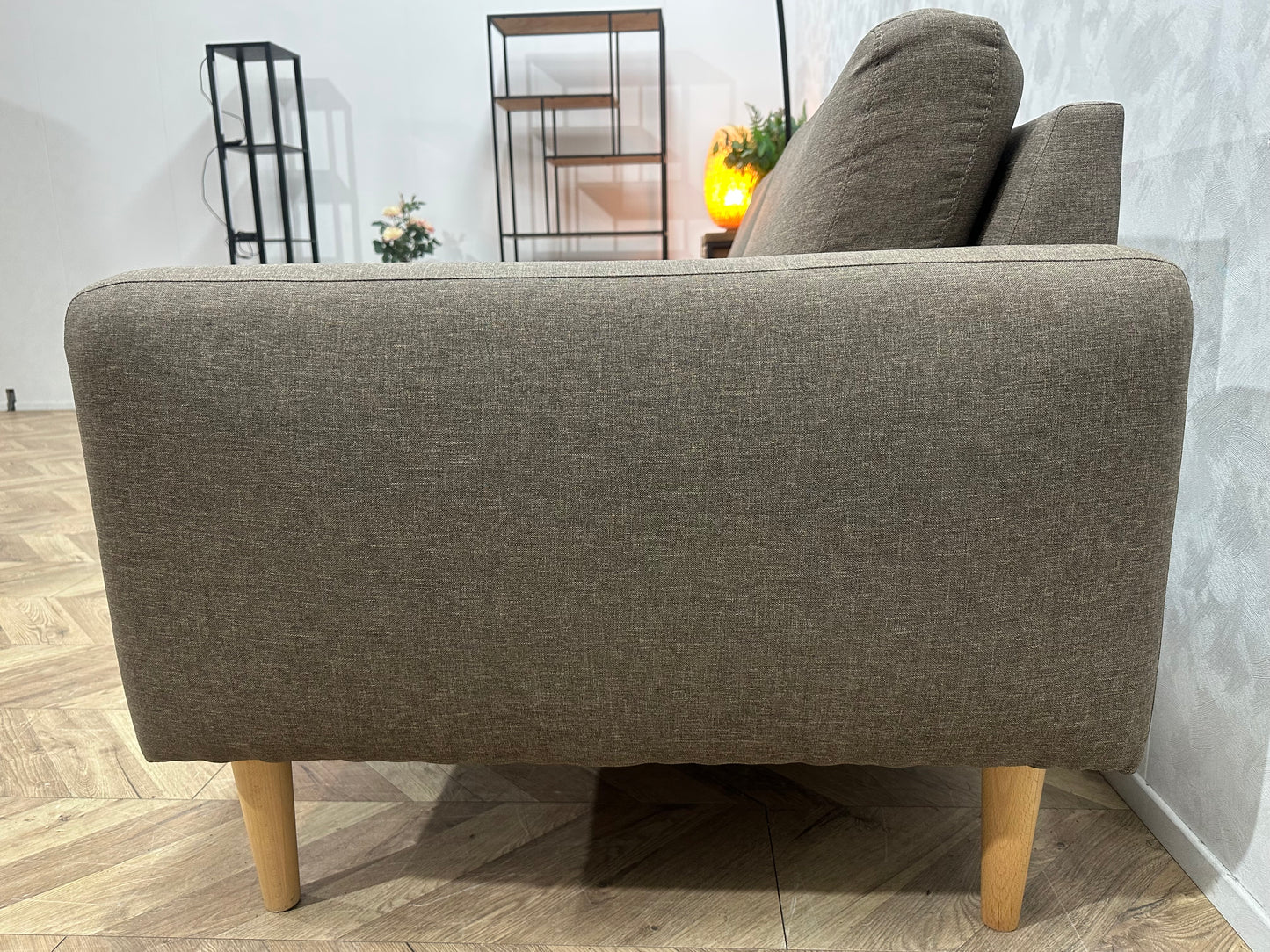 Licht Bruine 2.5-Zits Bank ~ Losse Rugkussens Met Afneembare Hoezen