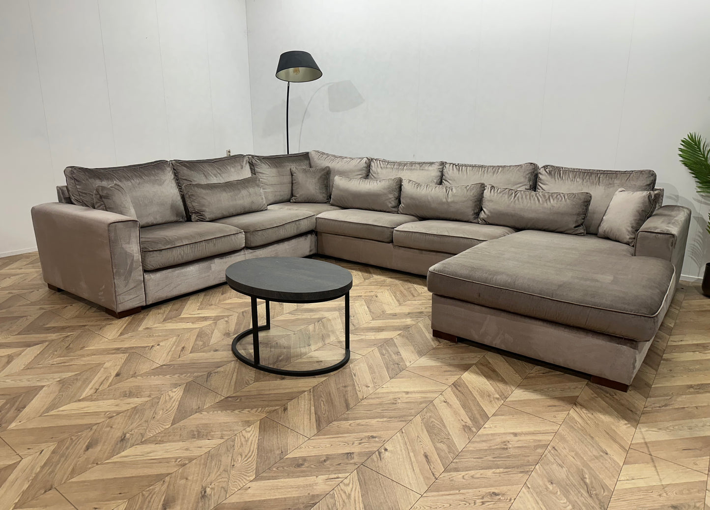 Grijze Ruime Velvet U Bank ~ Losse Kussens Met Afneembare Hoezen