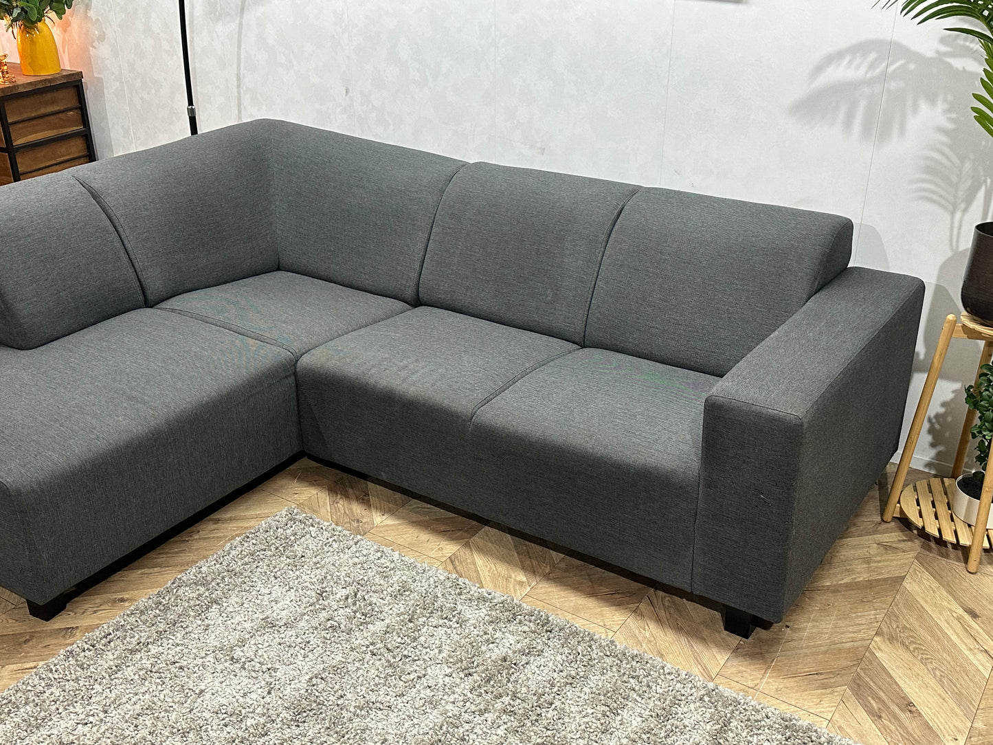 Grijze Hoekbank ~ Vaste Kussens