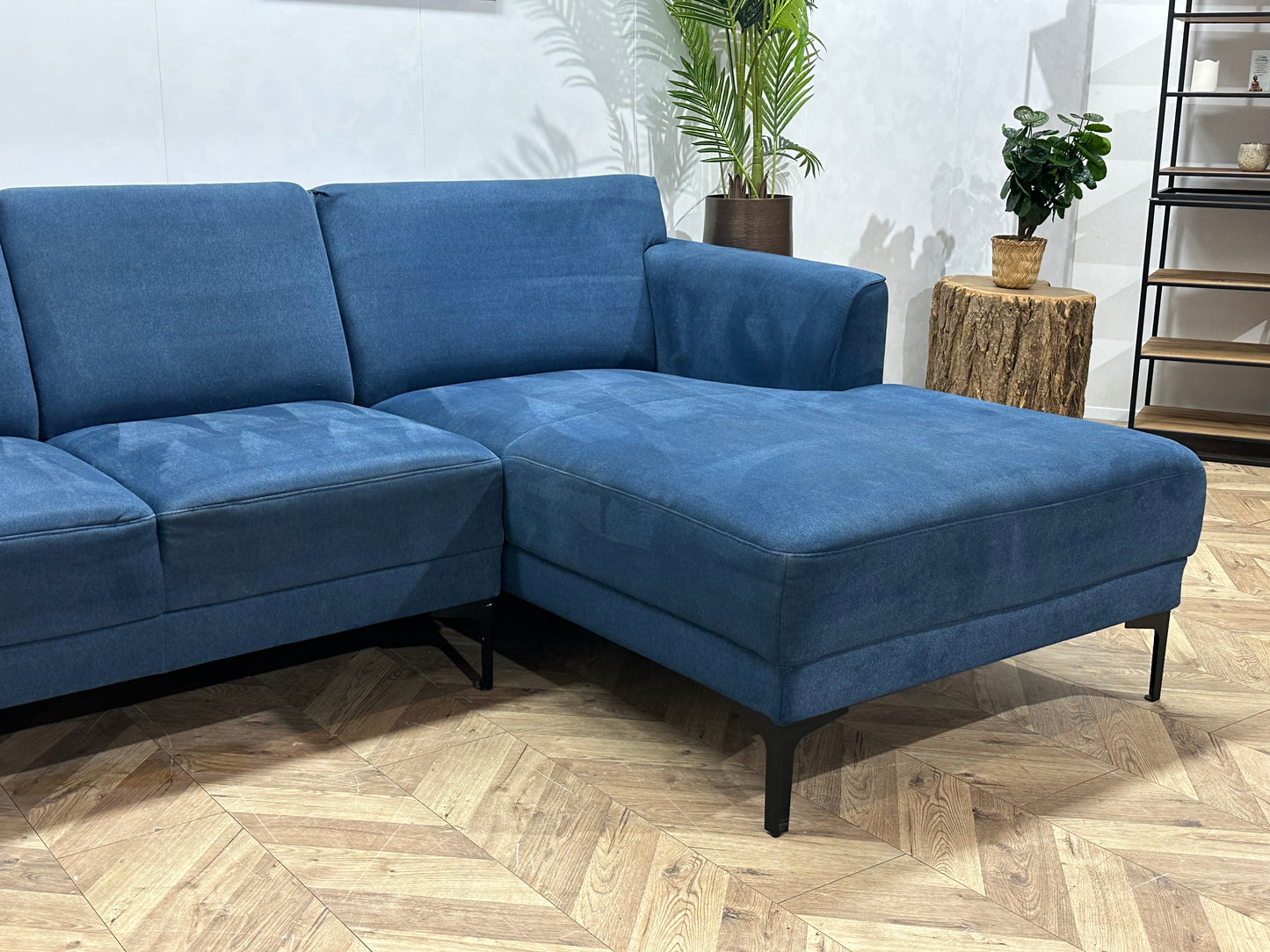 Montèl Blauwe Suède Stoffen Hoekbank ~ Vaste Kussens