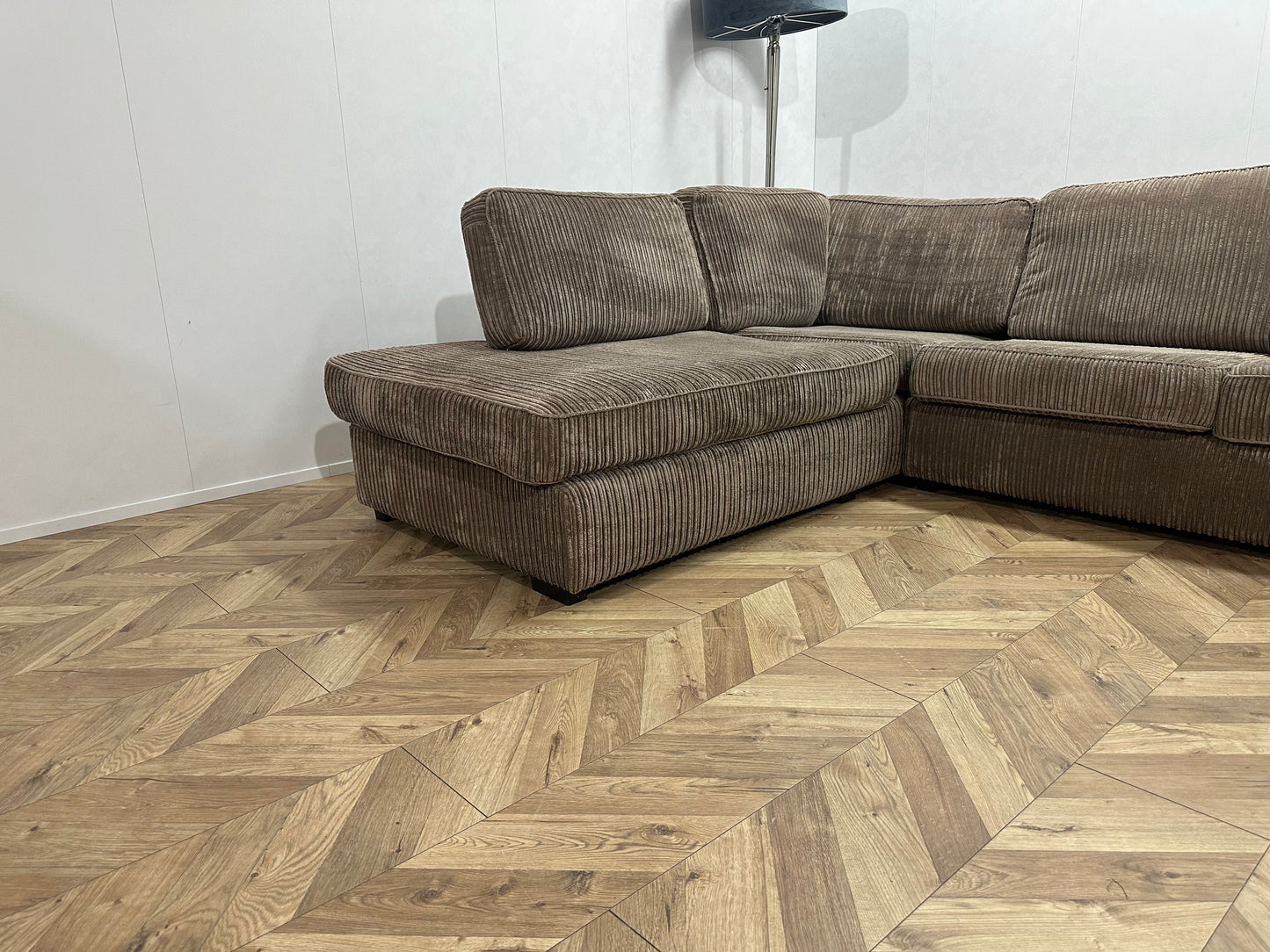 Taupe Ribstof Hoekbank ~ Losse Kussens Met Afneembare Hoezen