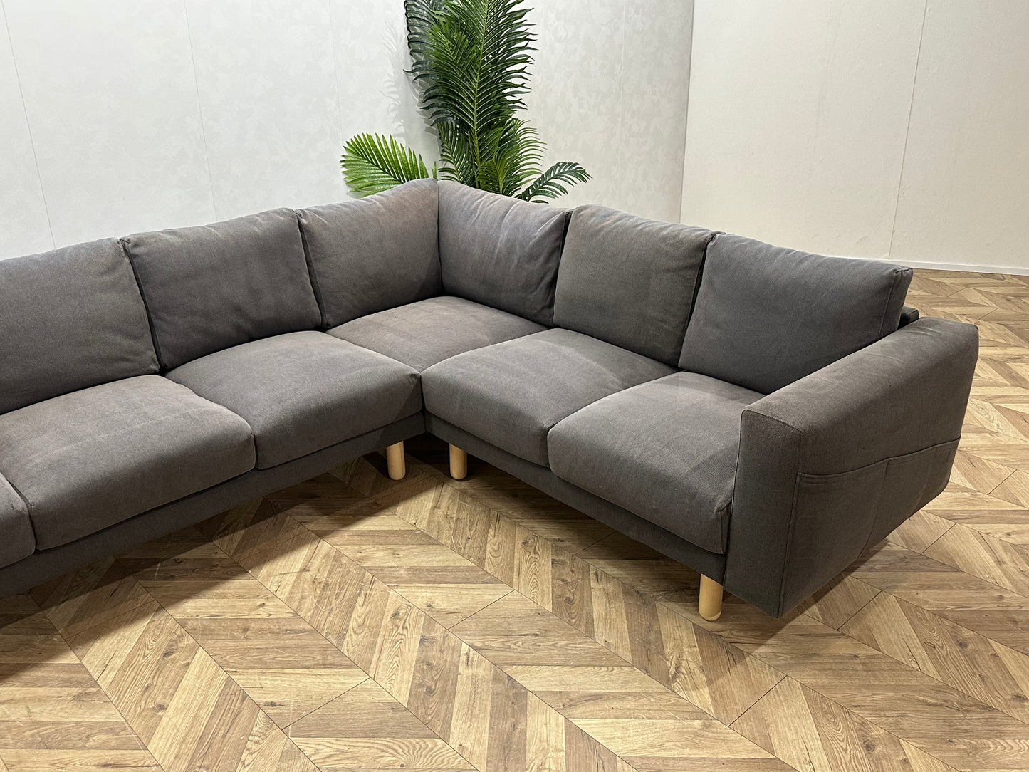 Grijze Hoekbank ~ Losse Kussens Met Afneembare Hoezen