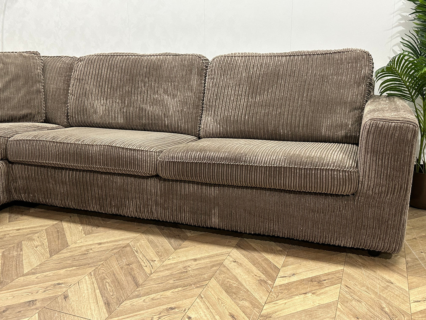 Licht Bruine Ribstof Hoekbank Inc Hocker ~ Losse Kussens Met Afneembare Hoezen