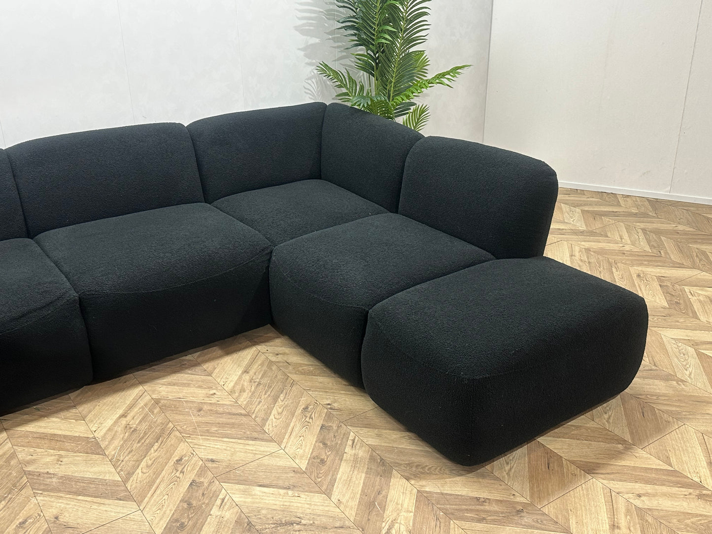 !Showroommodel! Zwarte Bouclé Stoffen U Bank