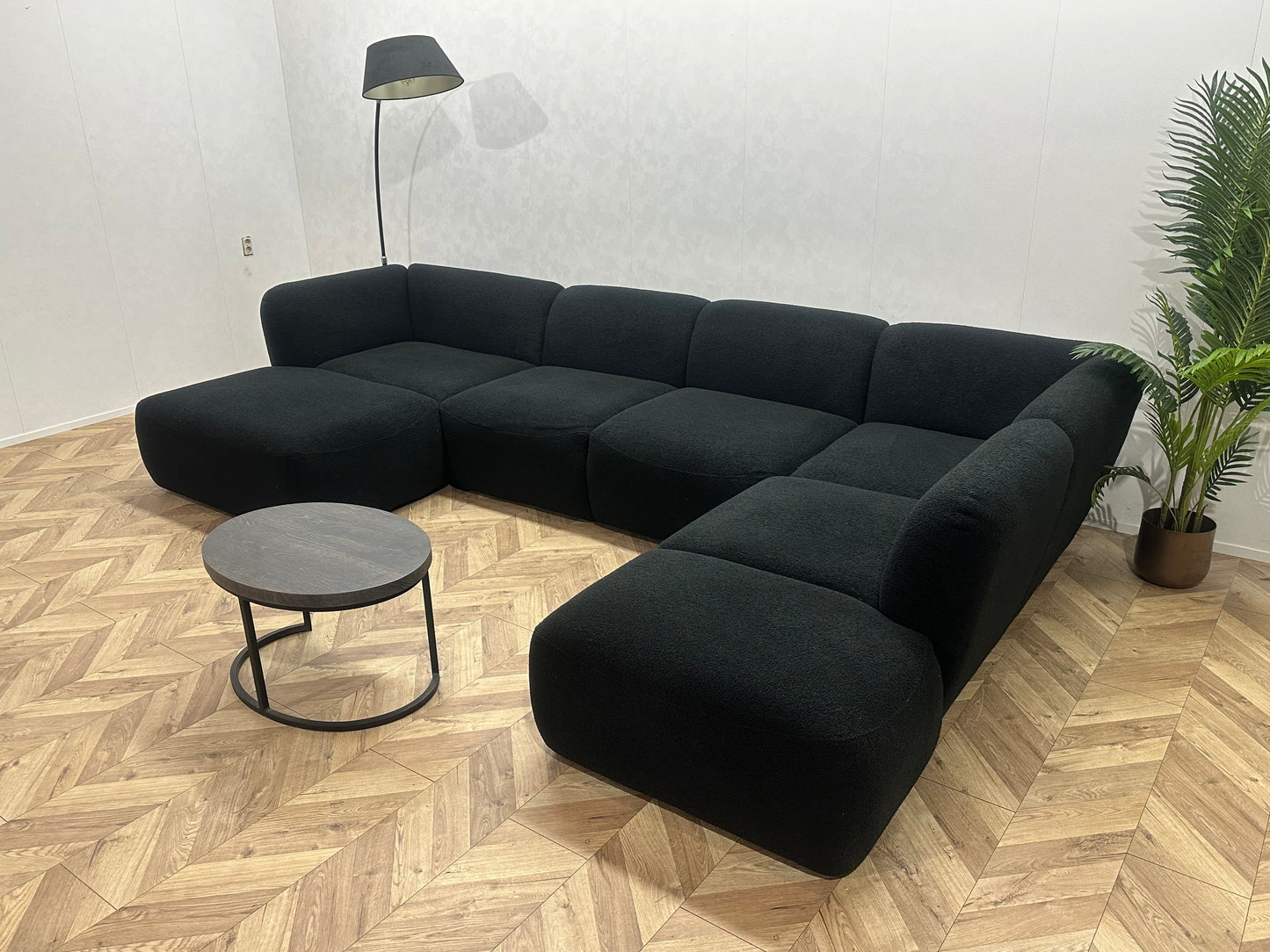 !Showroommodel! Zwarte Bouclé Stoffen U Bank