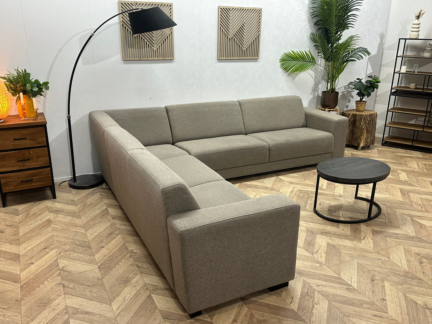 Licht Grijze Hoekbank ~ Vaste Kussens