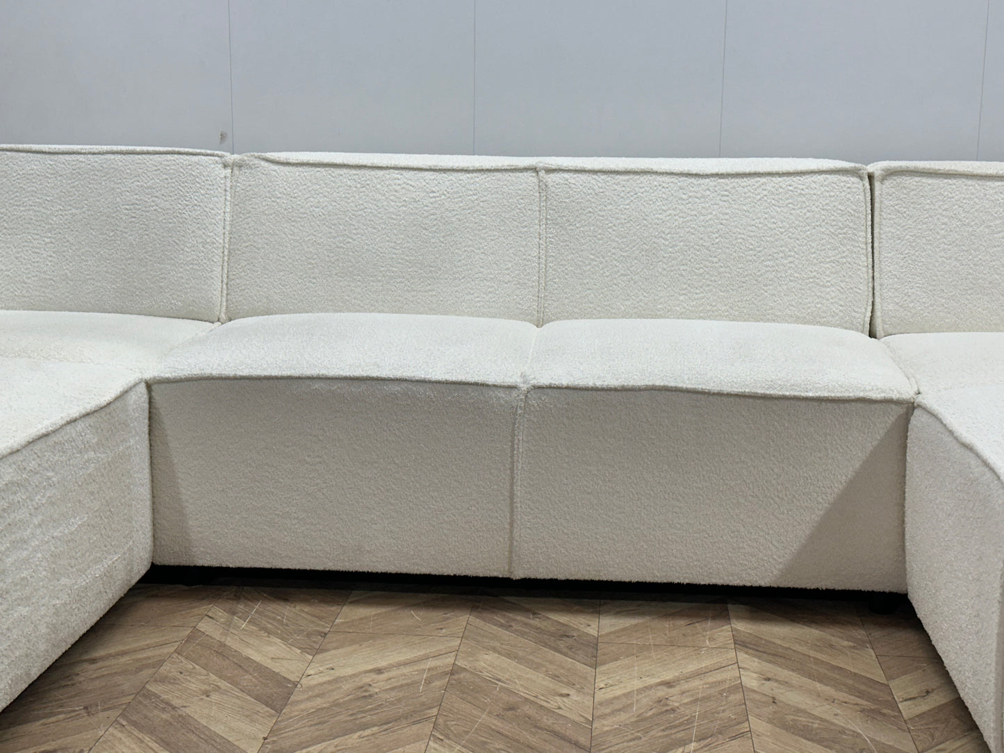 !Showroommodel! Witte Bouclé Stoffen U Bank