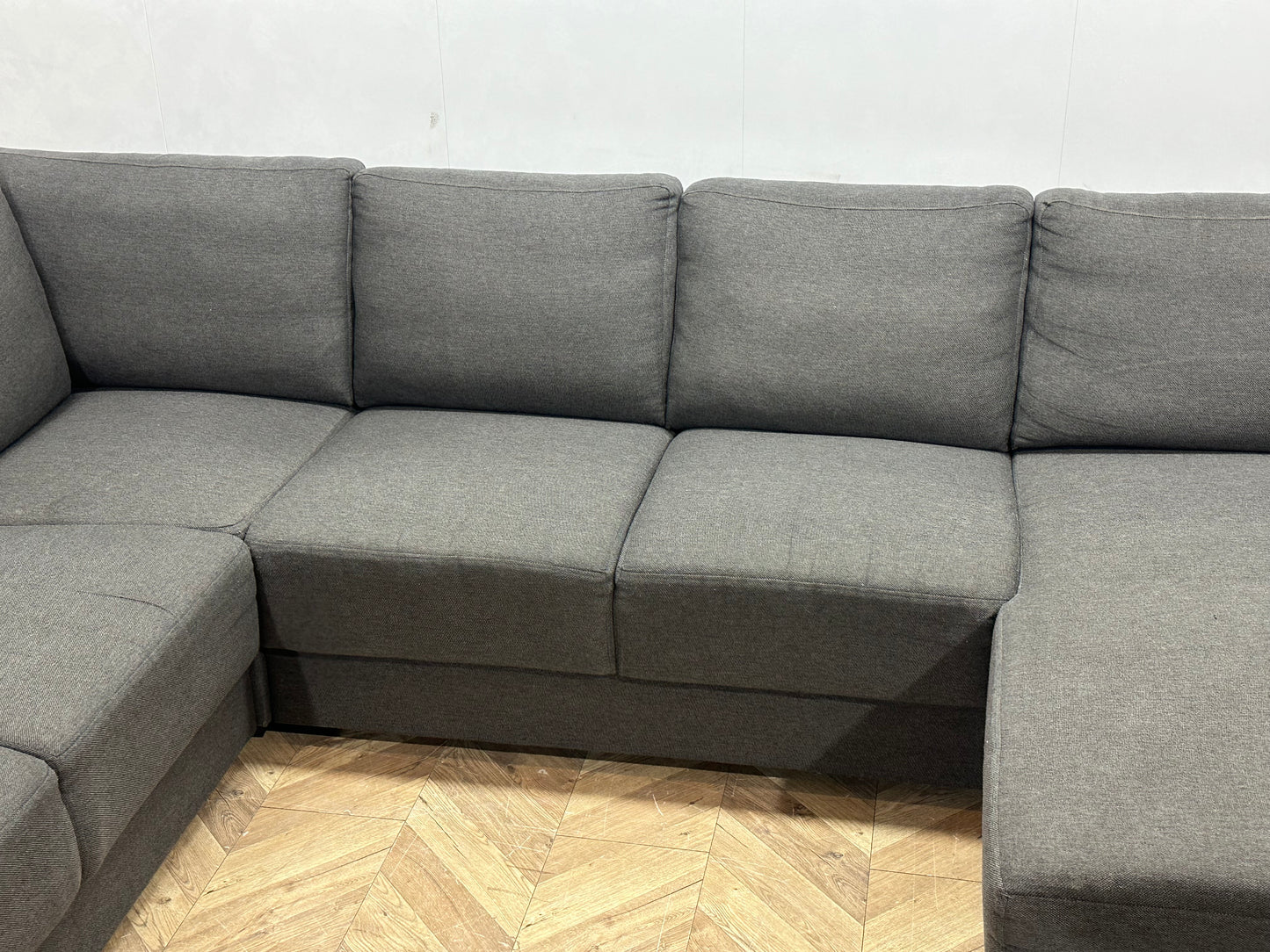 Grijze U Bank ~ Losse Rugkussens Met Afneembare Hoezen