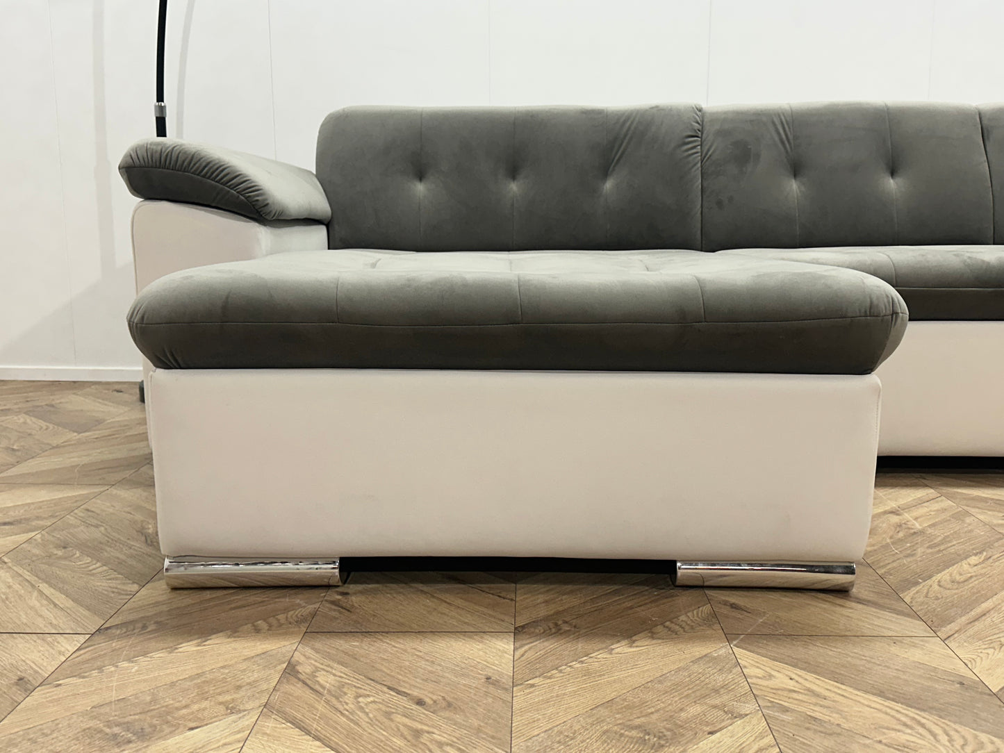 !Showroommodel! Grijze/Witte Velvet/Lederen U Bank