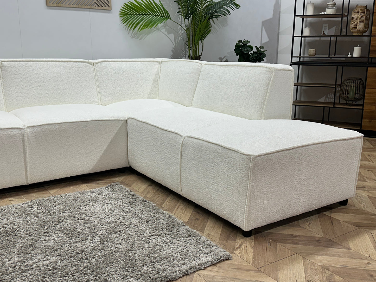 !Showroommodel! Witte Bouclé Stoffen Hoekbank