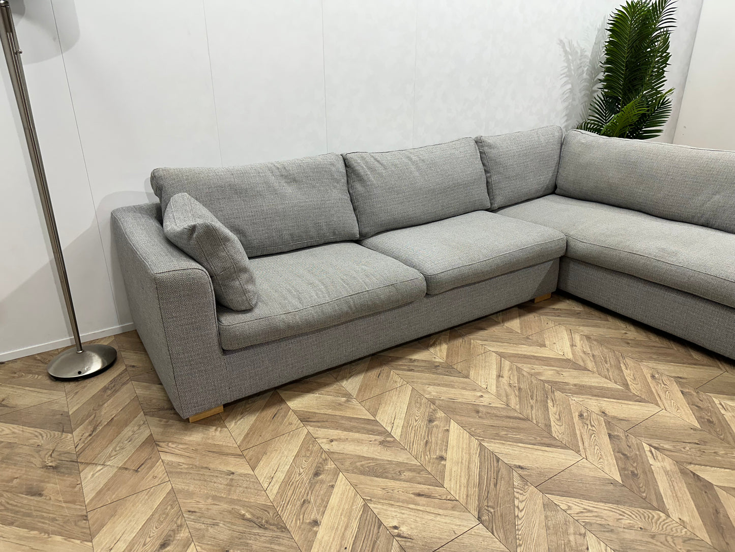 Licht Grijze Hoekbank Inc. Hocker ~ Losse Kussens Met Afneembare Hoezen