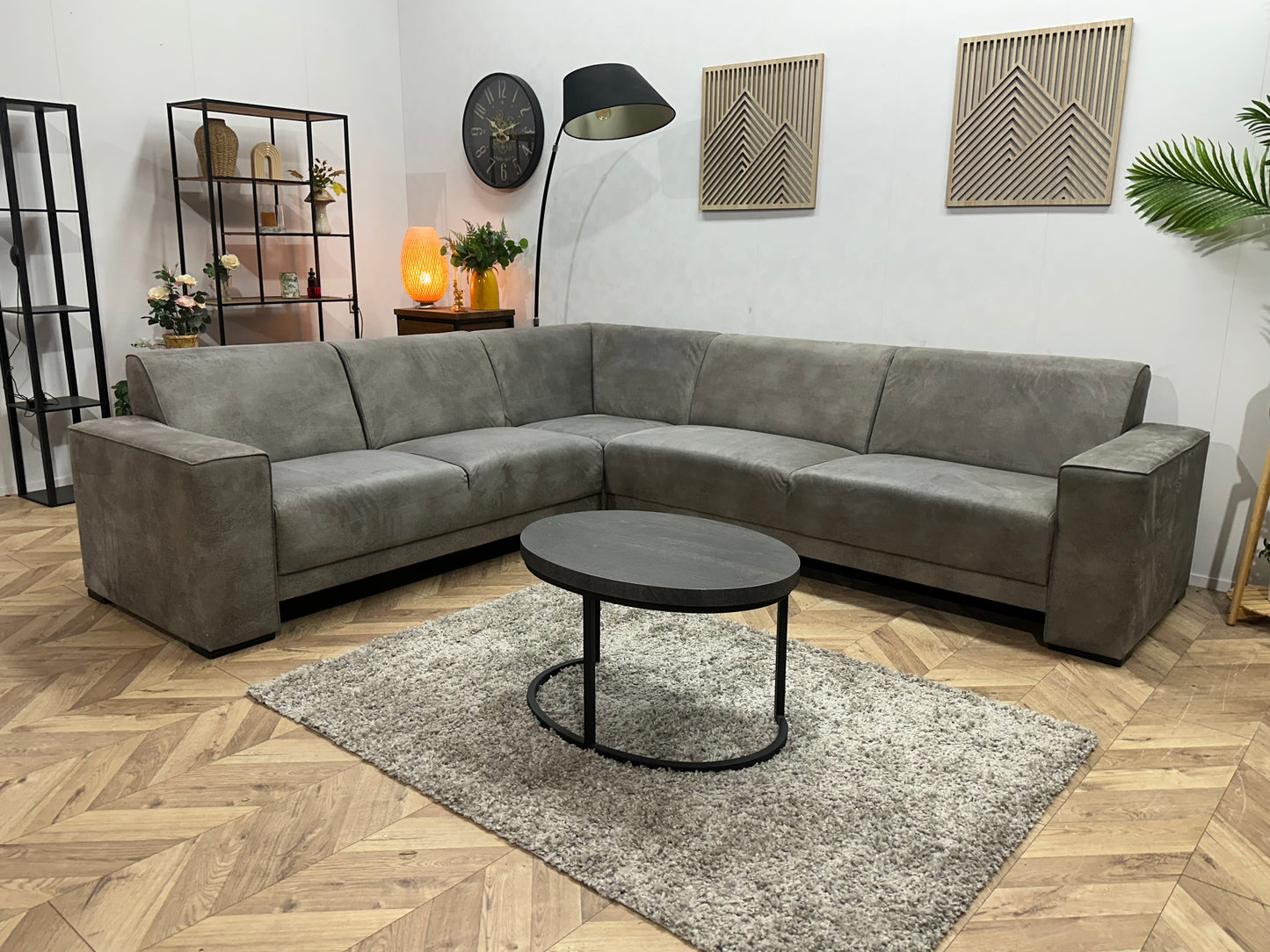 Grijze Suède Stoffen Hoekbank ~ Vaste Kussens